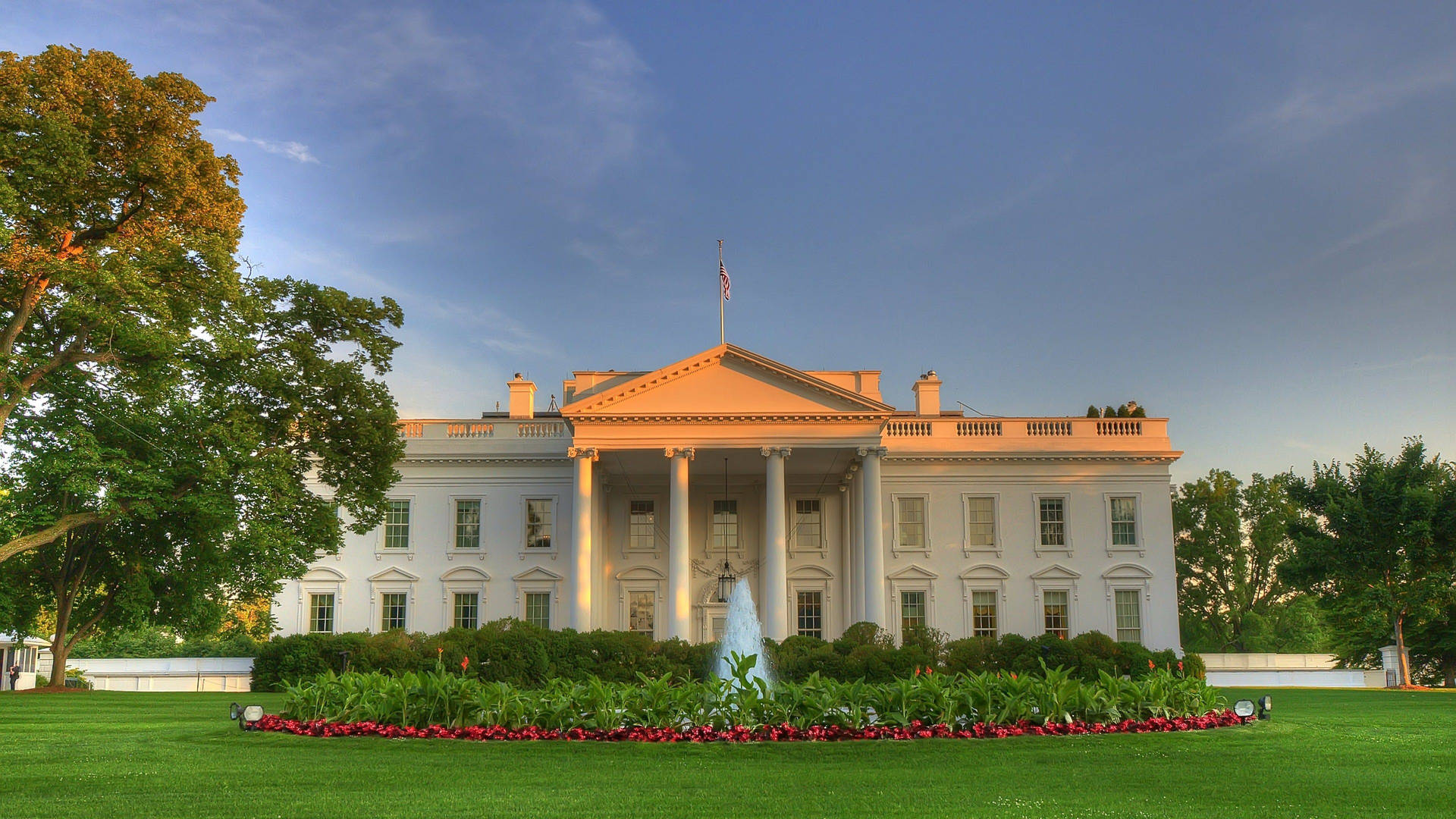 White House Water Fountain Background