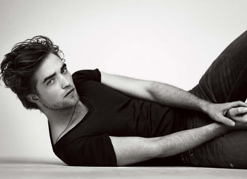 White Man Hollywood Actor Robert Pattinson Background