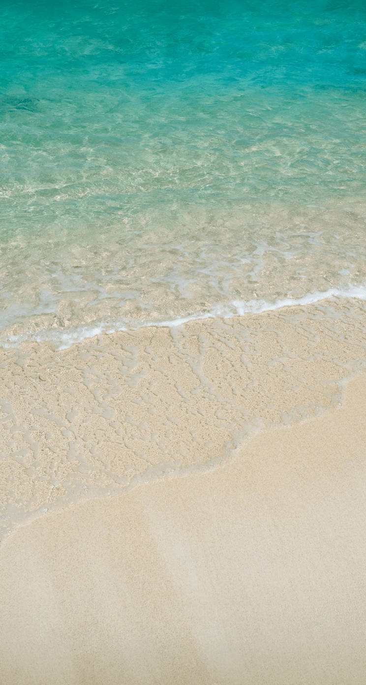 White Sand And Clear Water Ios 7 Background
