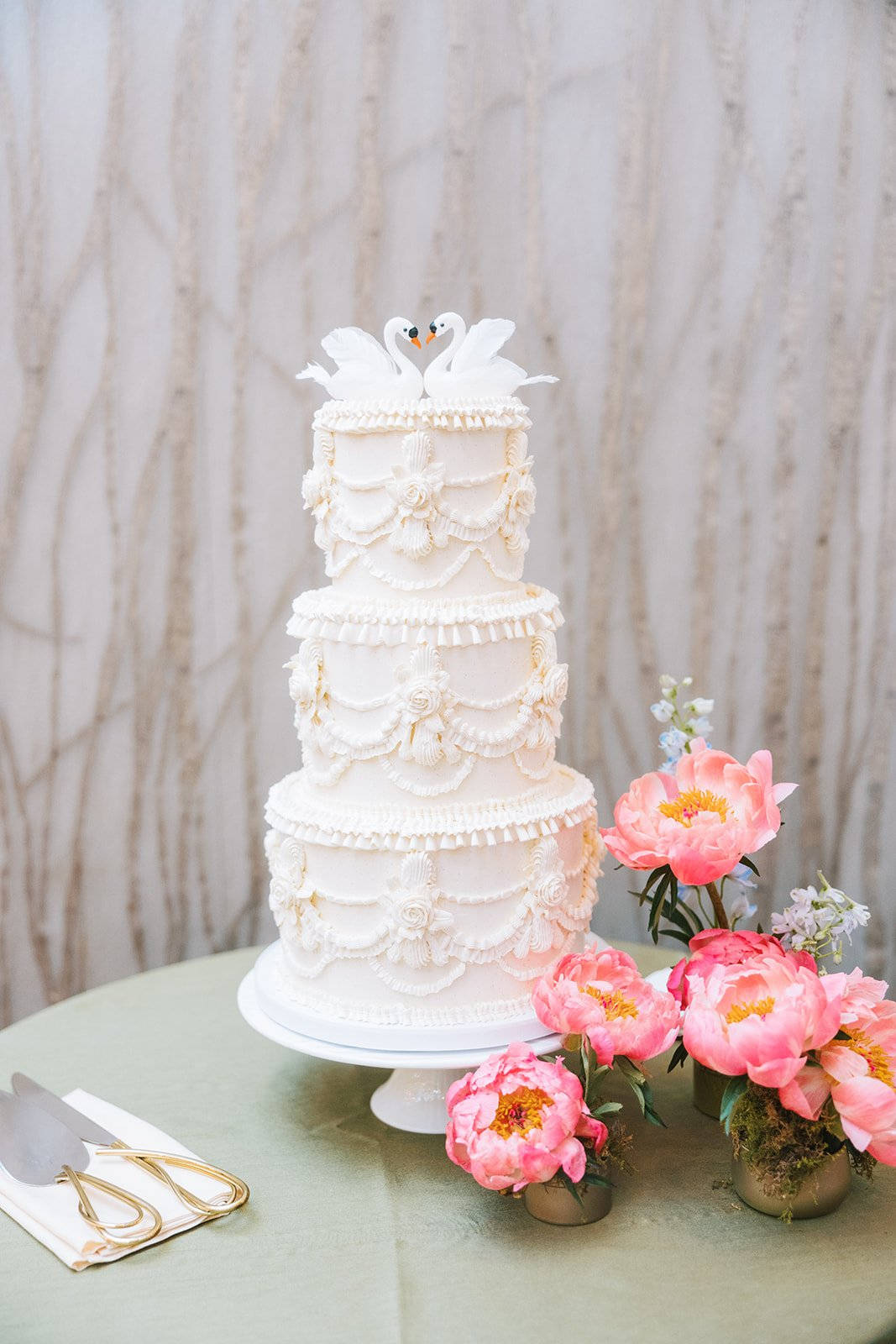 White Swans White Wedding Cake