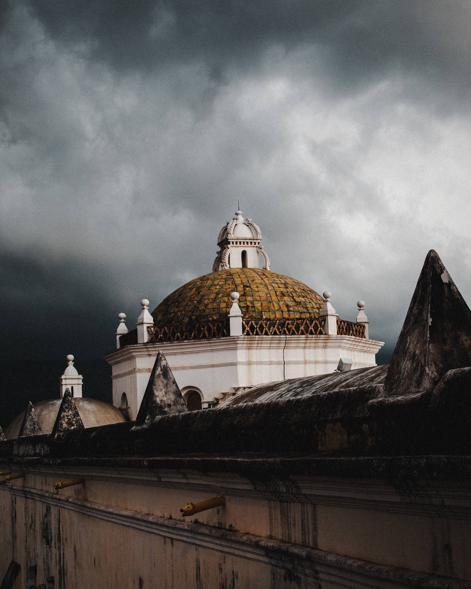 White Temple In Honduras Background