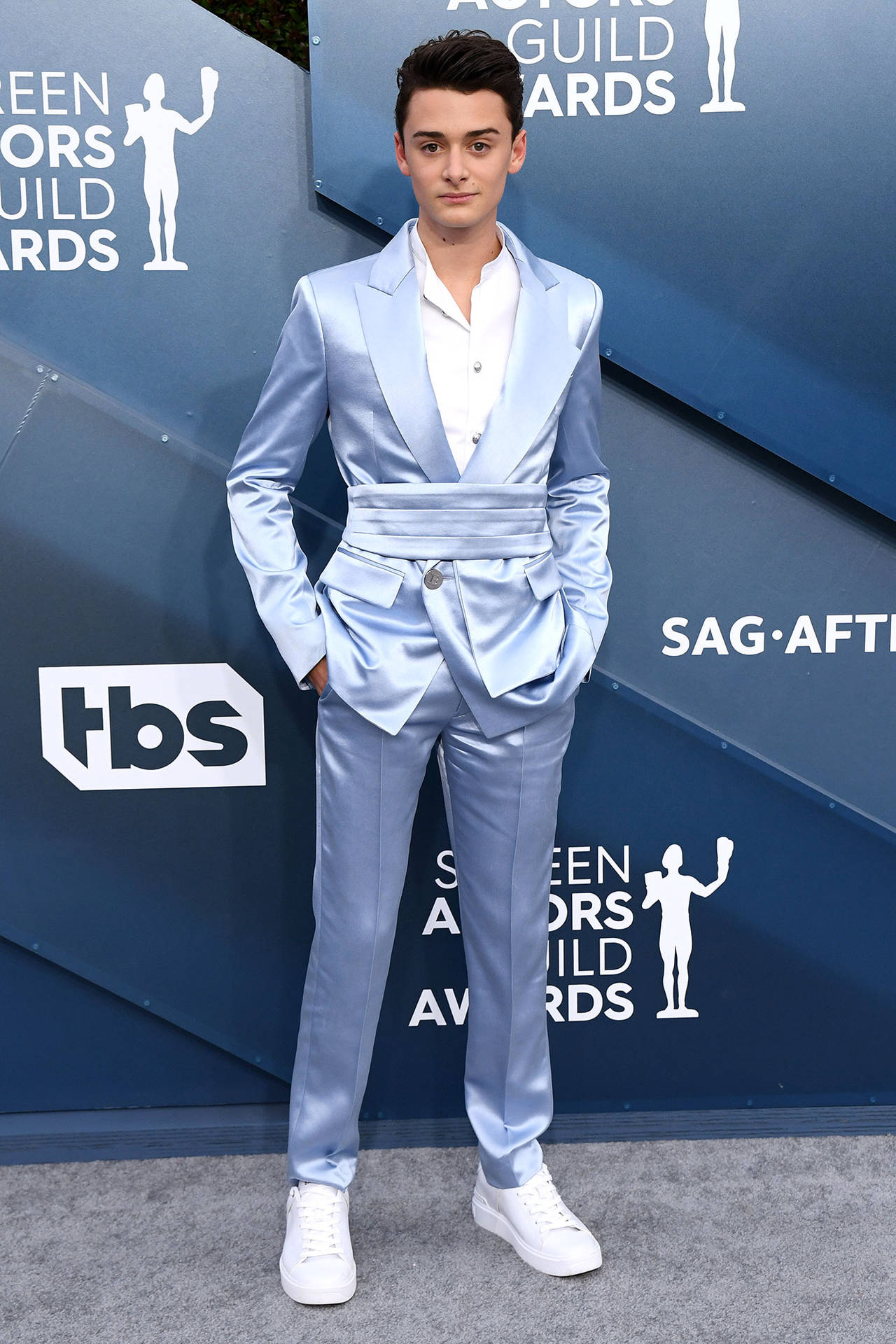 Whole-body Noah Schnapp At Sag Awards Background