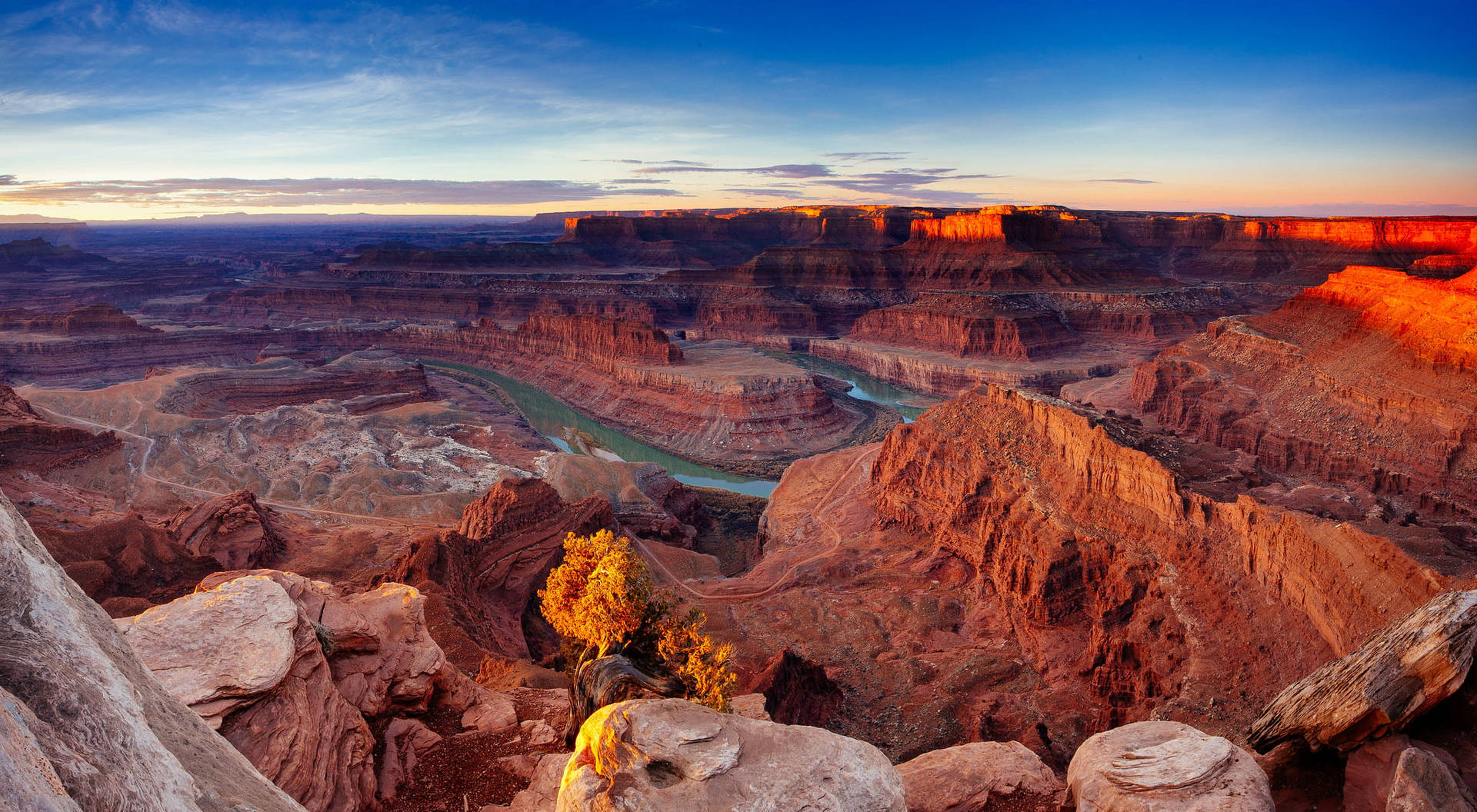 Wide Angle Shot Canyonlands National Park Background