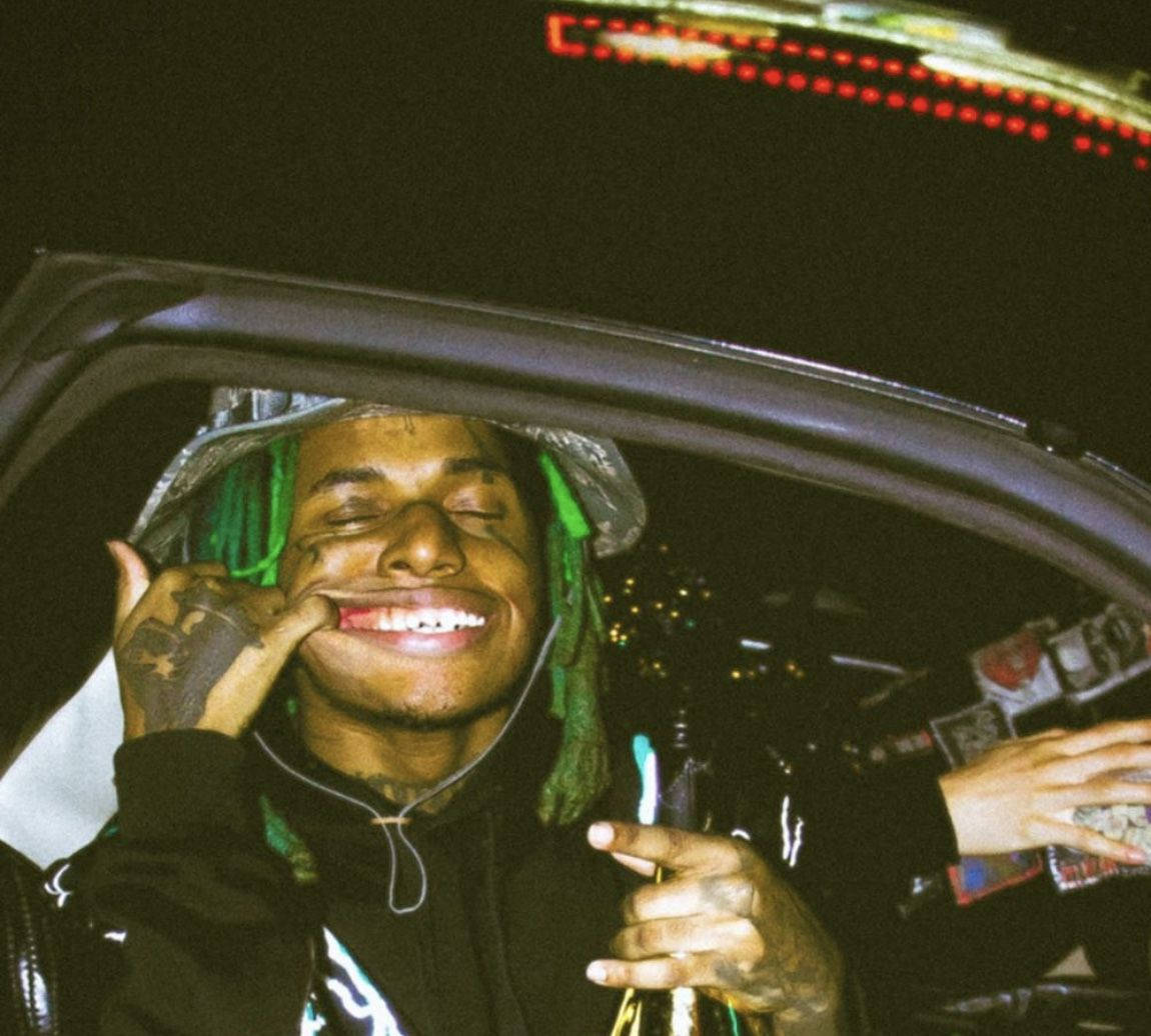 Wide Smile Of Zillakami Background