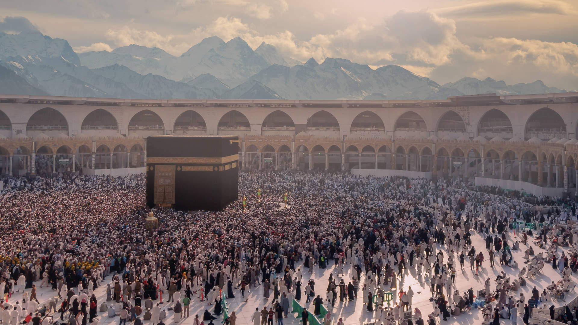 Wideshot Of Kaaba