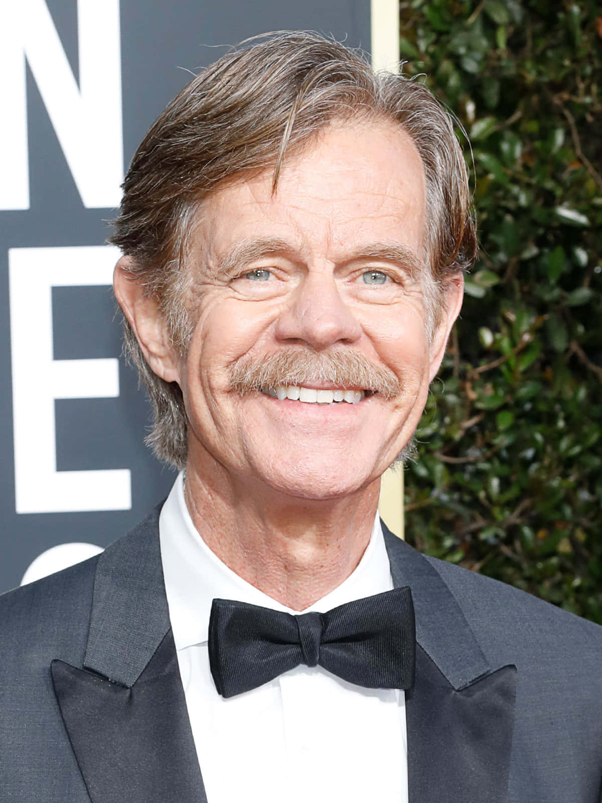 William H. Macy Captures The Spotlight Background