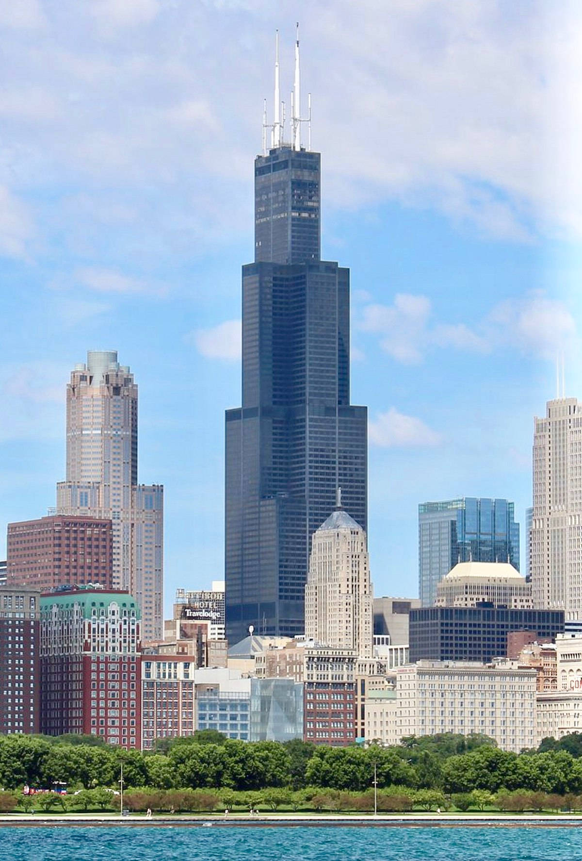 Willis Tower And 311 South Wacker Parking - Parkabm Background