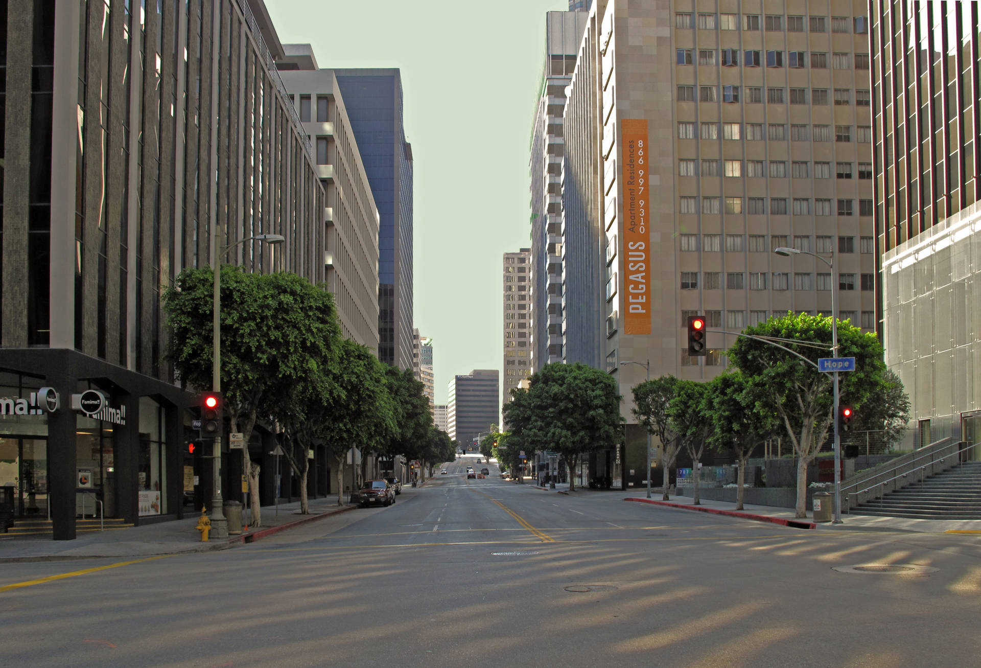 Wilshire Boulevard In Downtown Los Angeles Background