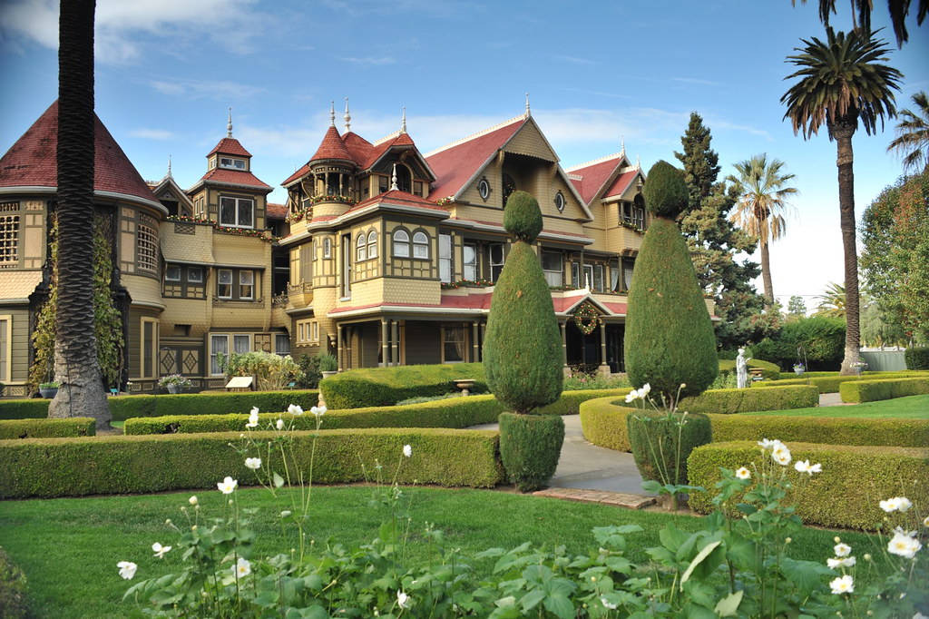 Winchester Mystery House Front Yard