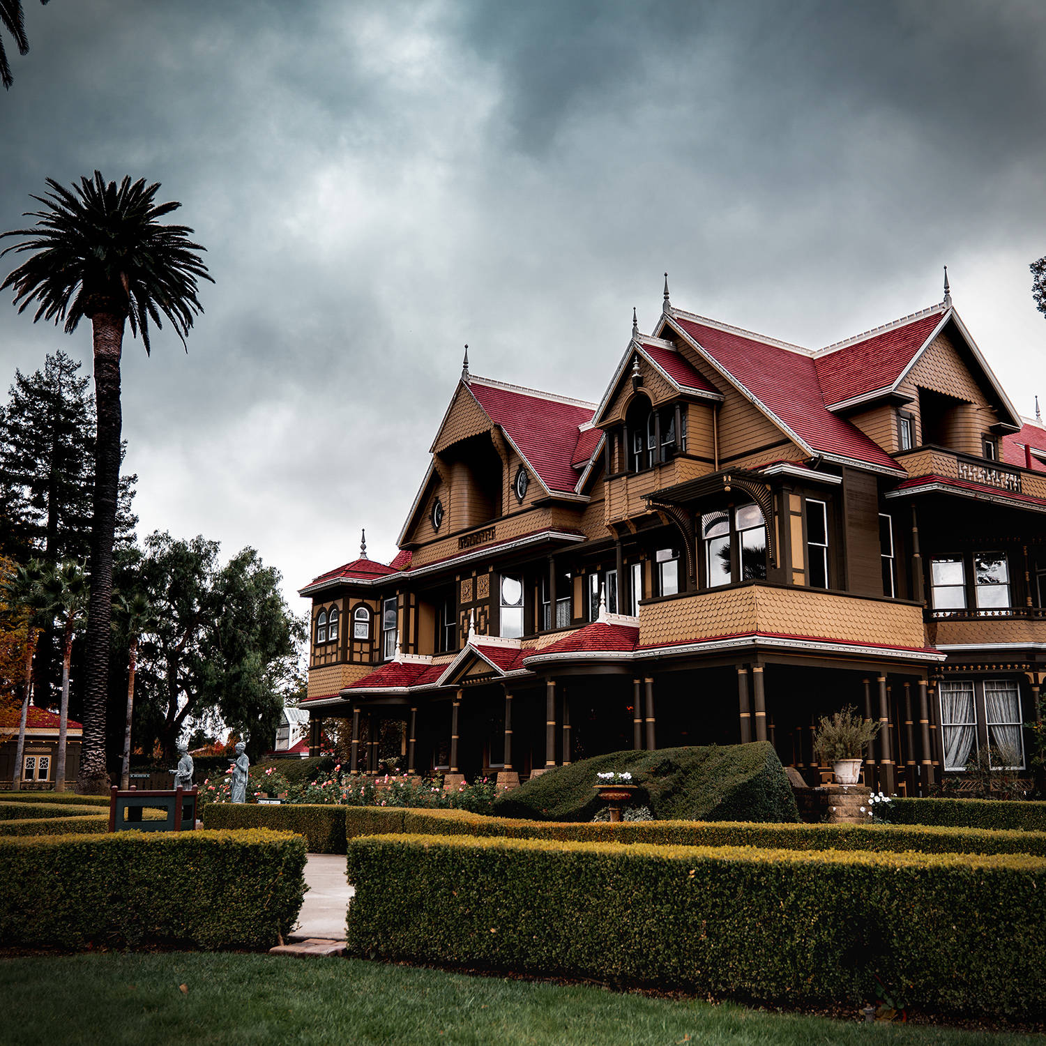 Winchester Mystery House Gloomy Weather Background