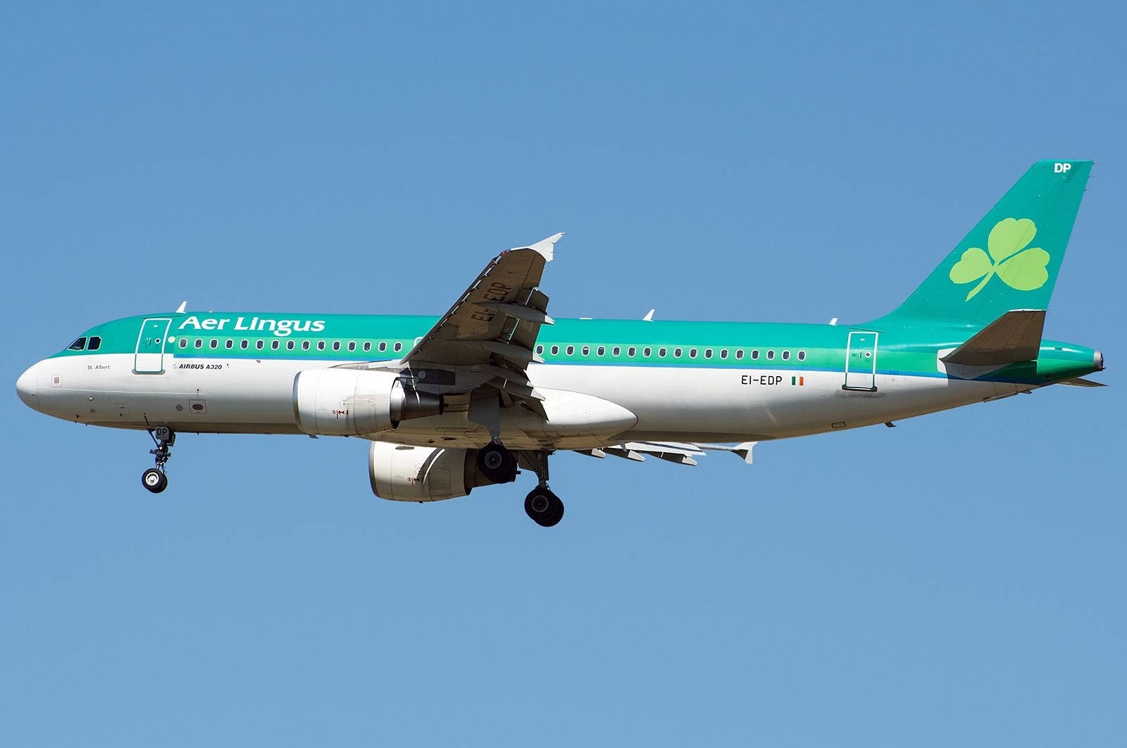 Winging Of Aer Lingus Airplane Background