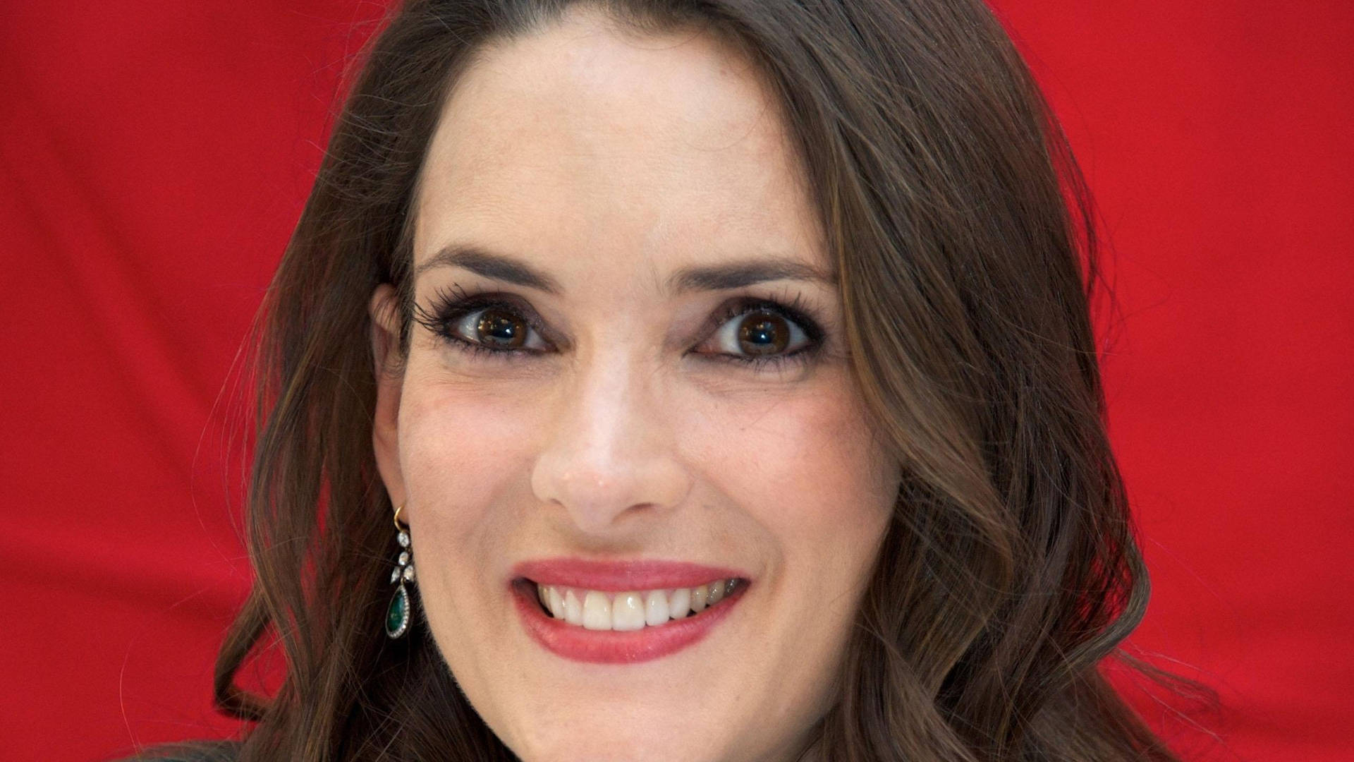 Winona Ryder Red Background Background