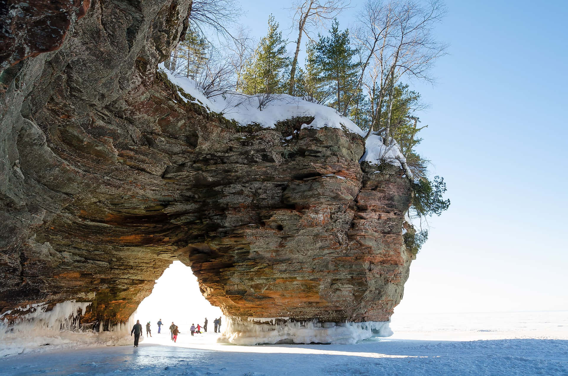 Winter_ Lake_ Superior_ Ice_ Cave_ Explorers.jpg Background