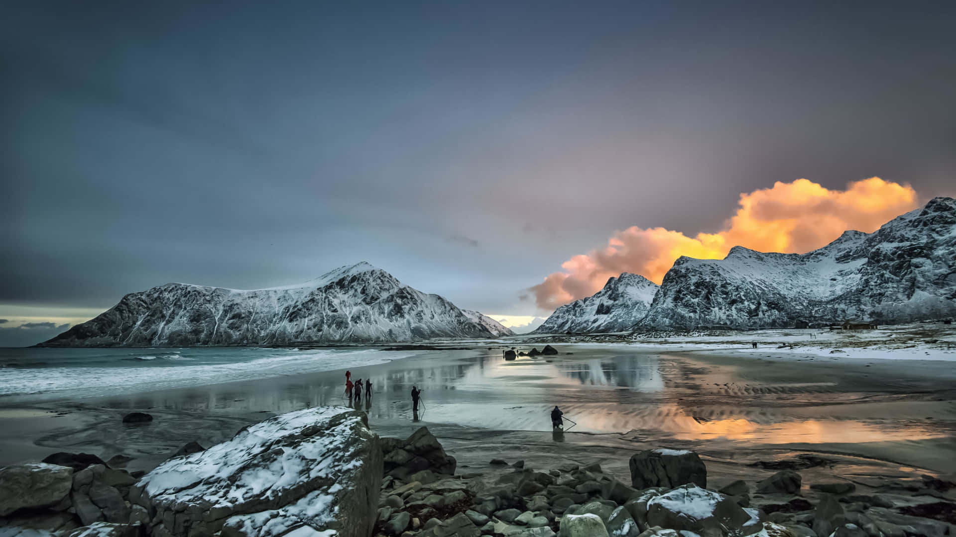 Winter_ Sunset_ Mountain_ Beach_4 K Background