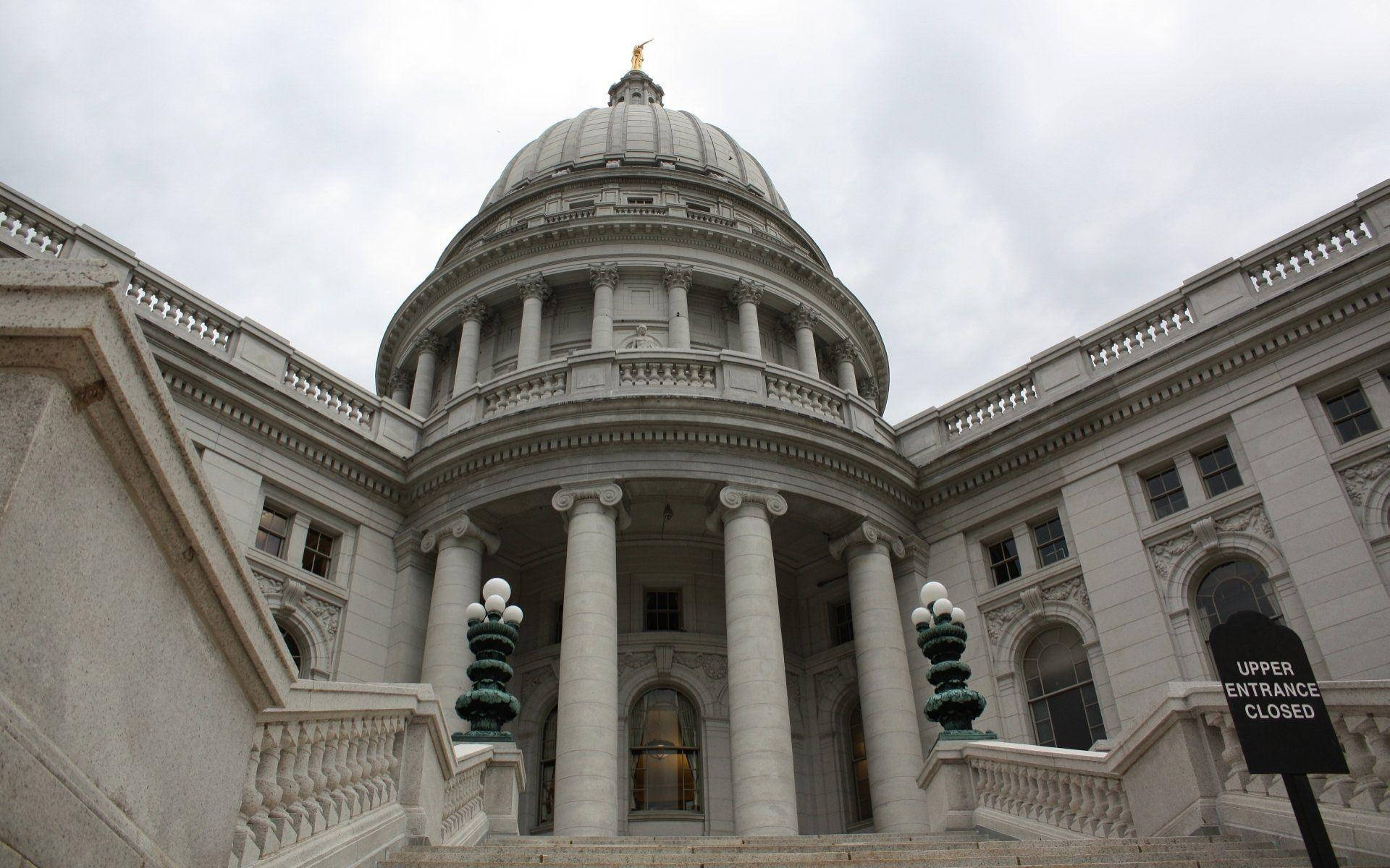 Wisconsin Cloudy Capitol Background