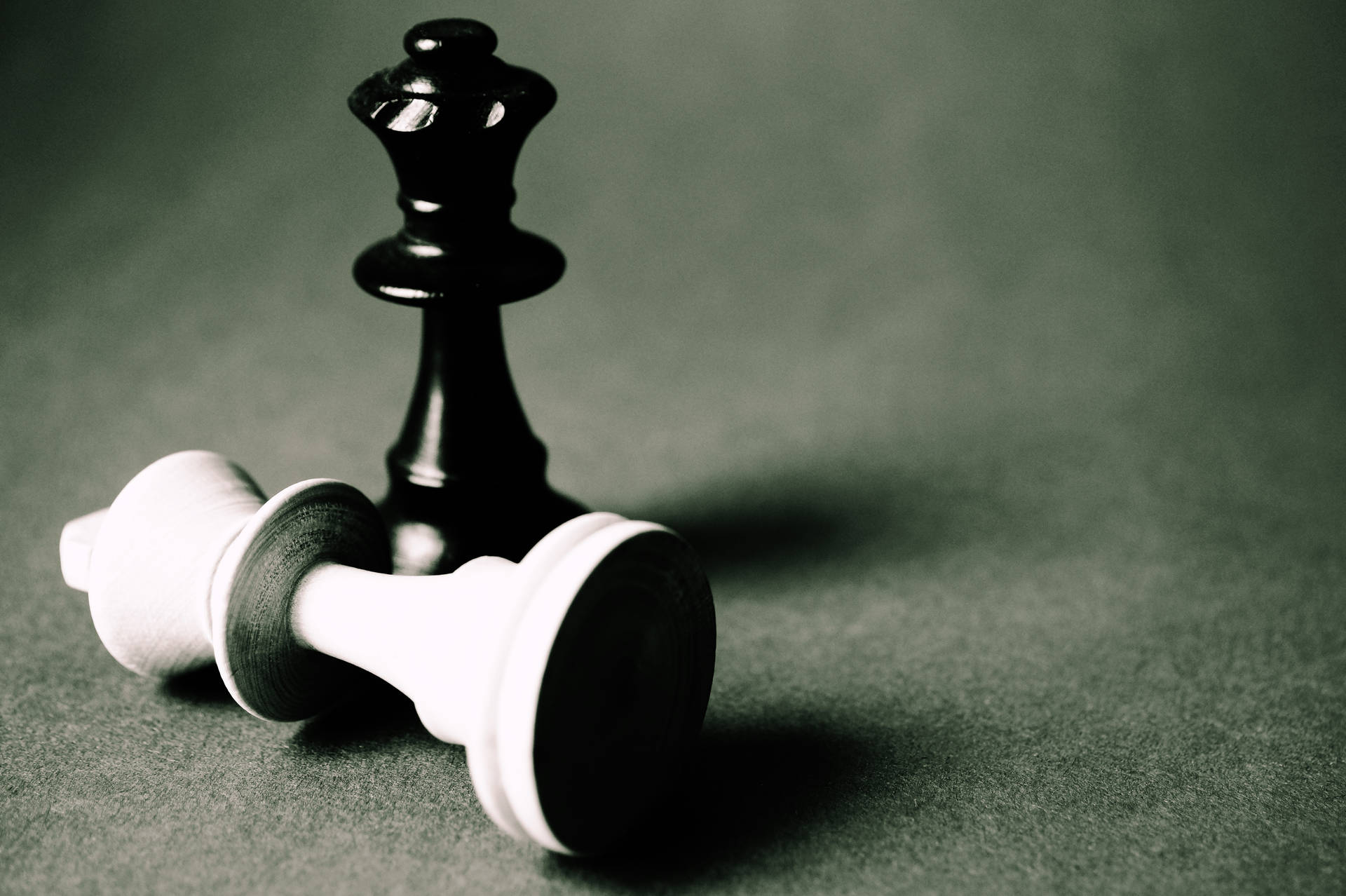 Wise Black And White Chess Pieces Background