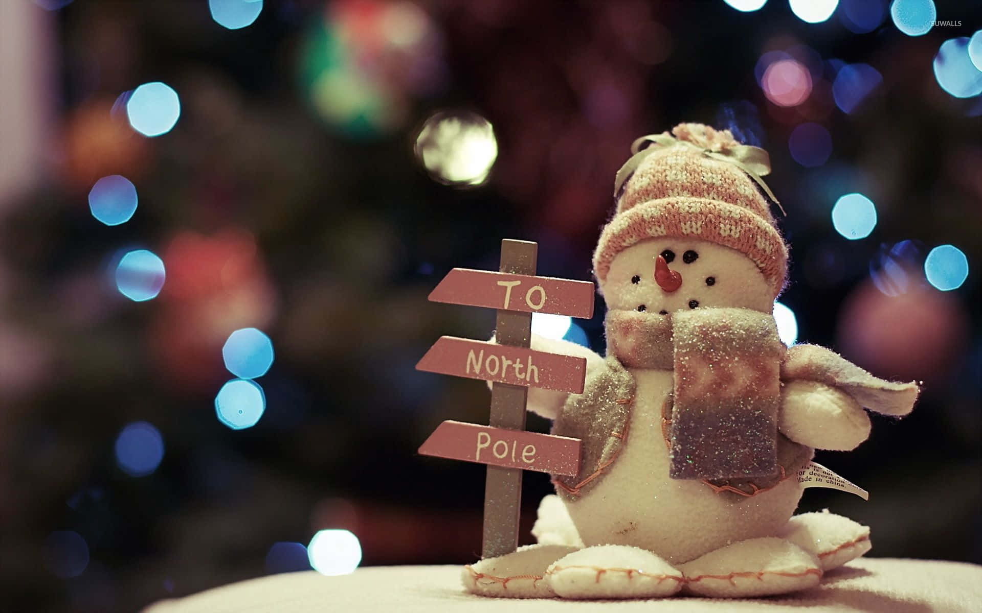 Wishing A Warm And Joyous Christmas To All. Background