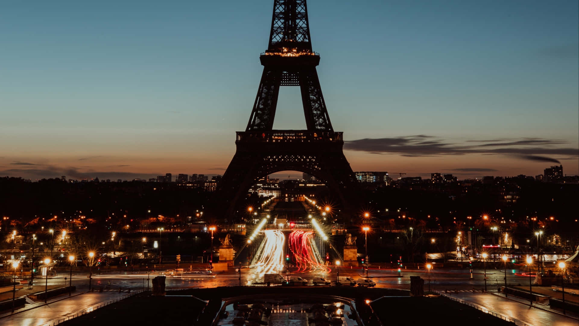 Witness The Beauty Of Paris By Night. Background
