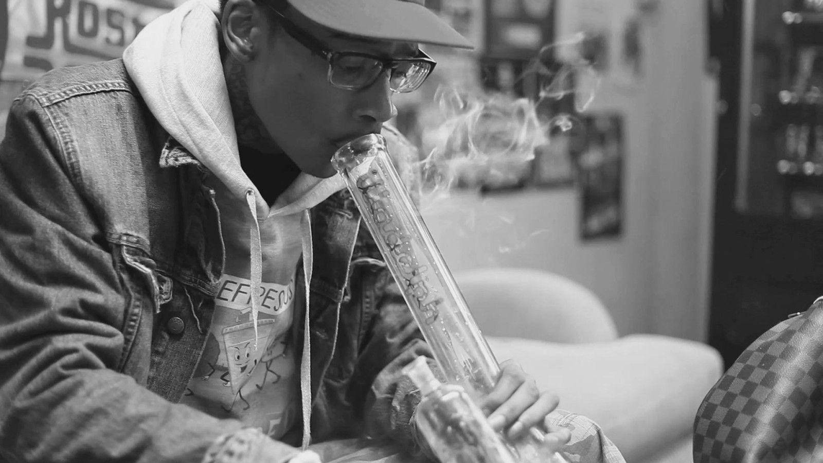 Wiz Khalifa Black And White Smoking Background