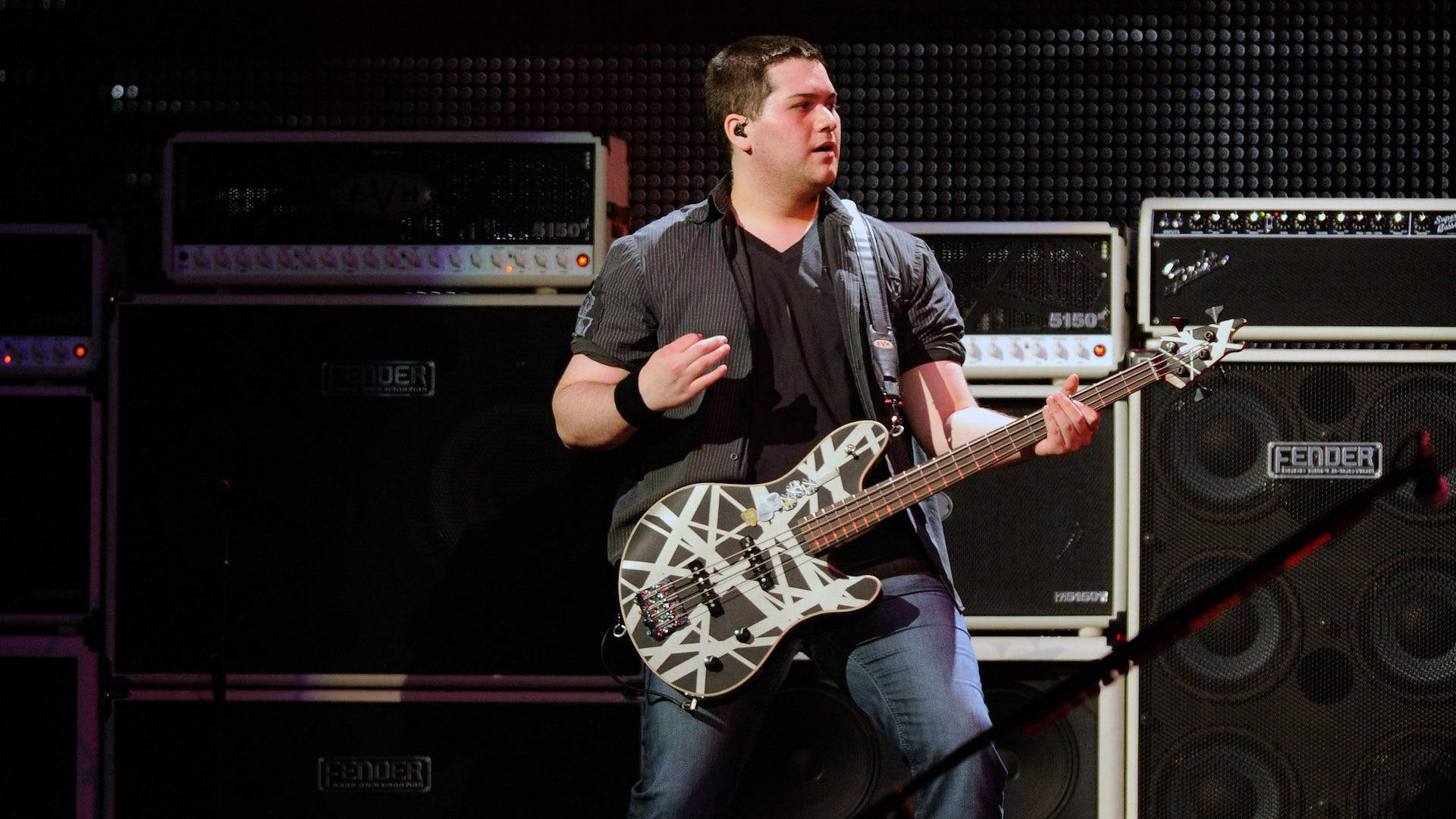 Wolfgang Van Halen Guitar Bass Solo Background