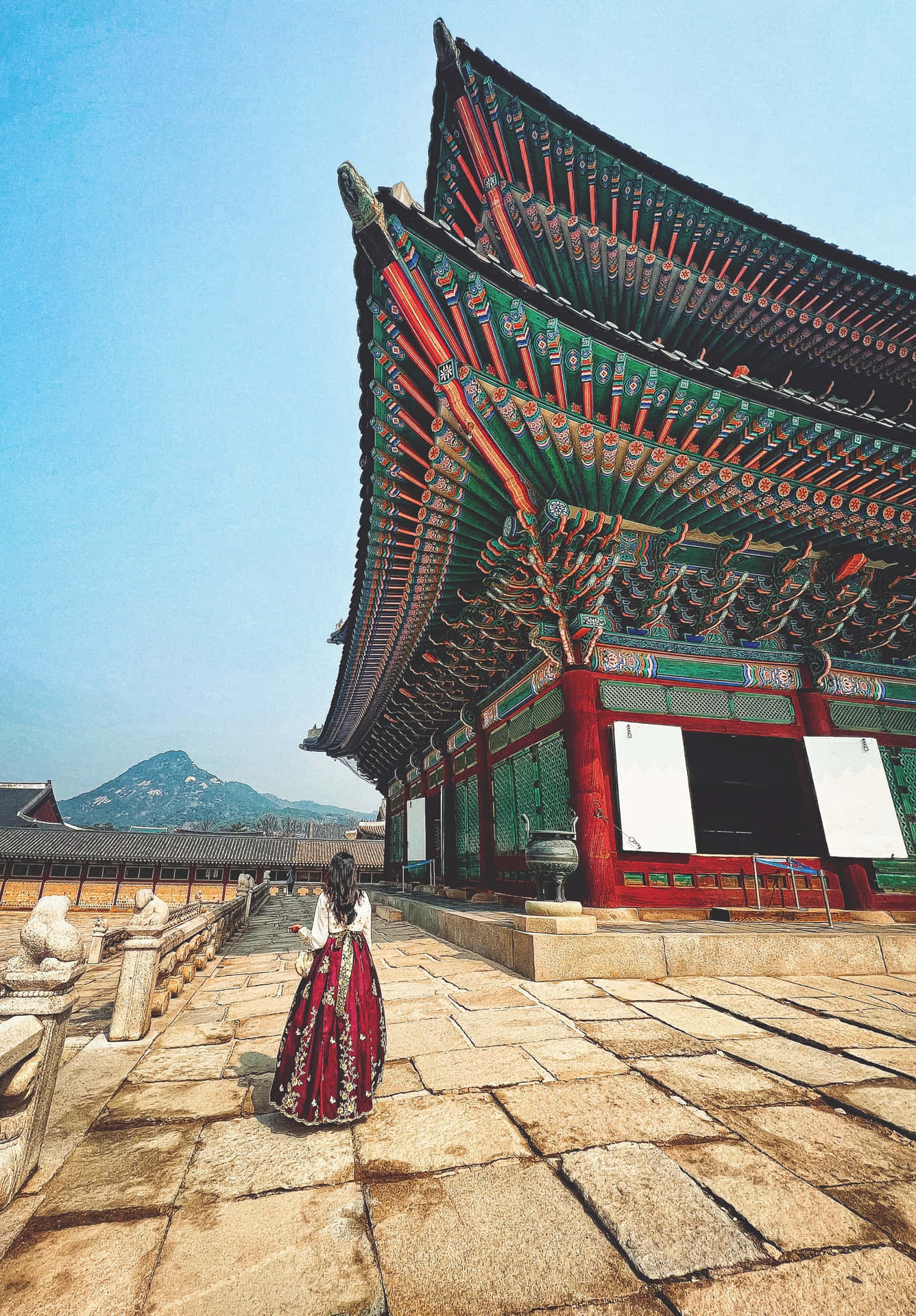 Woman At The Gyeongbokgung Palace Background