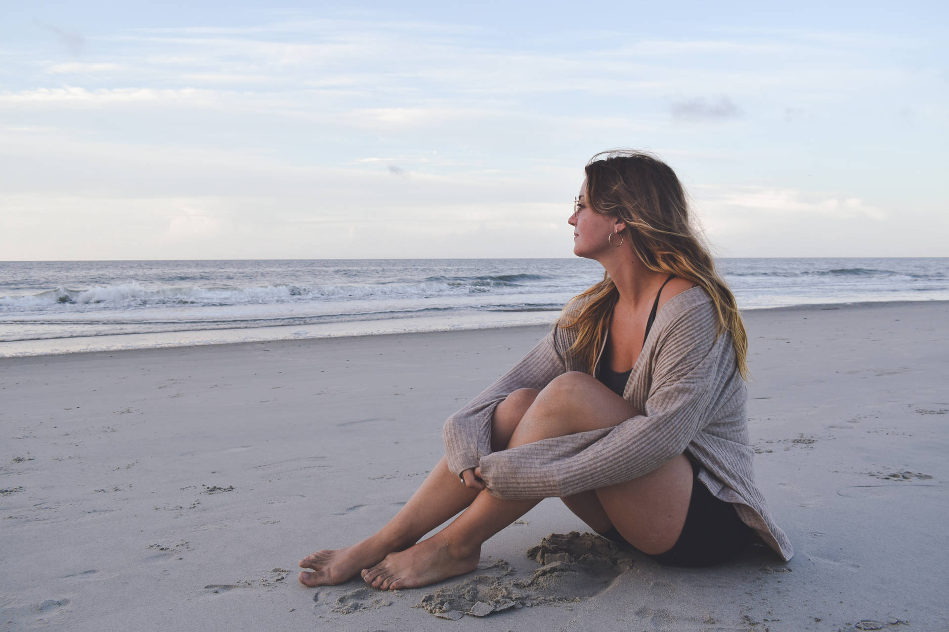 Woman Beach Feels Background