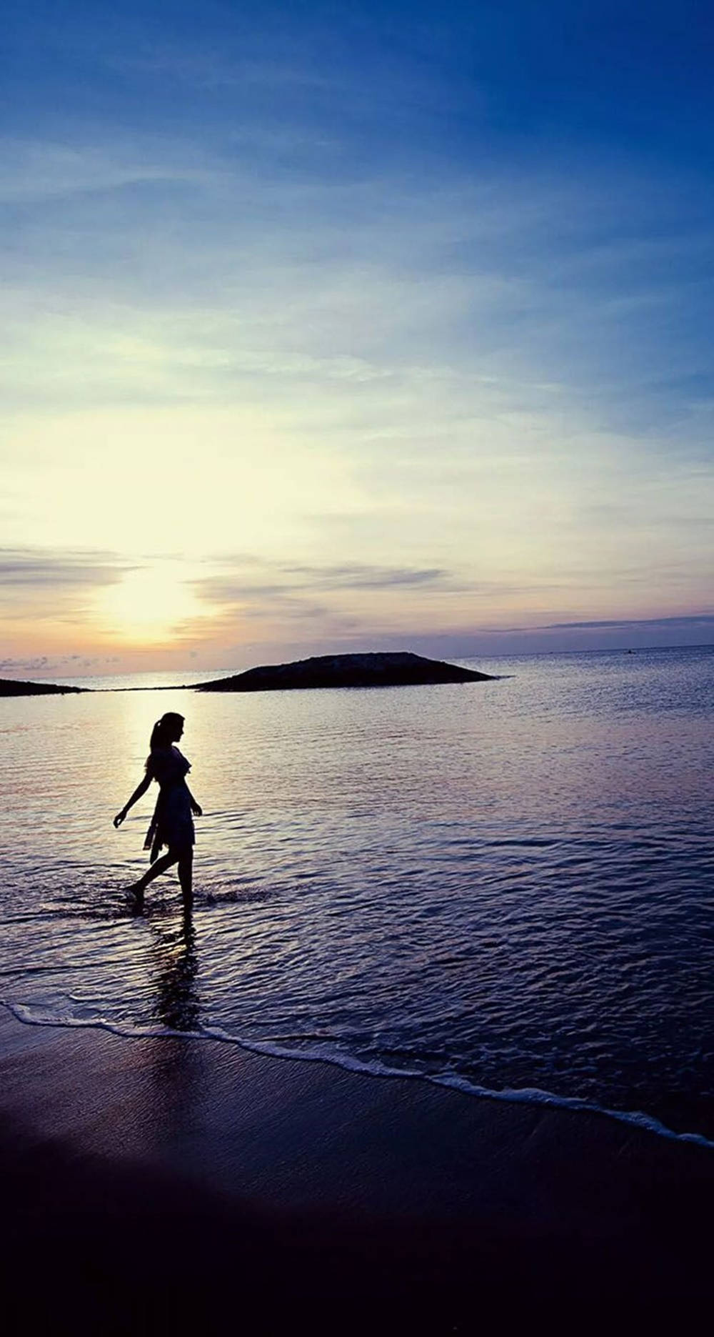 Woman Beach Islet Background