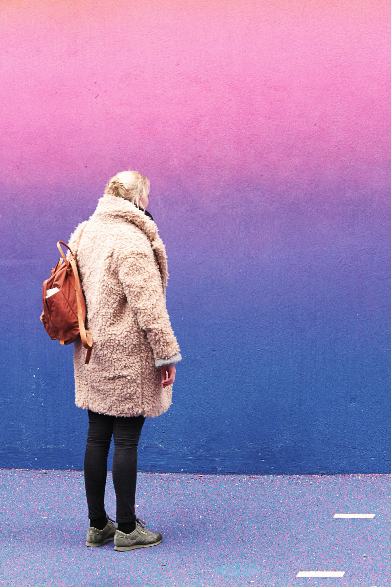 Woman Gradient Wall Neon Purple Iphone Background