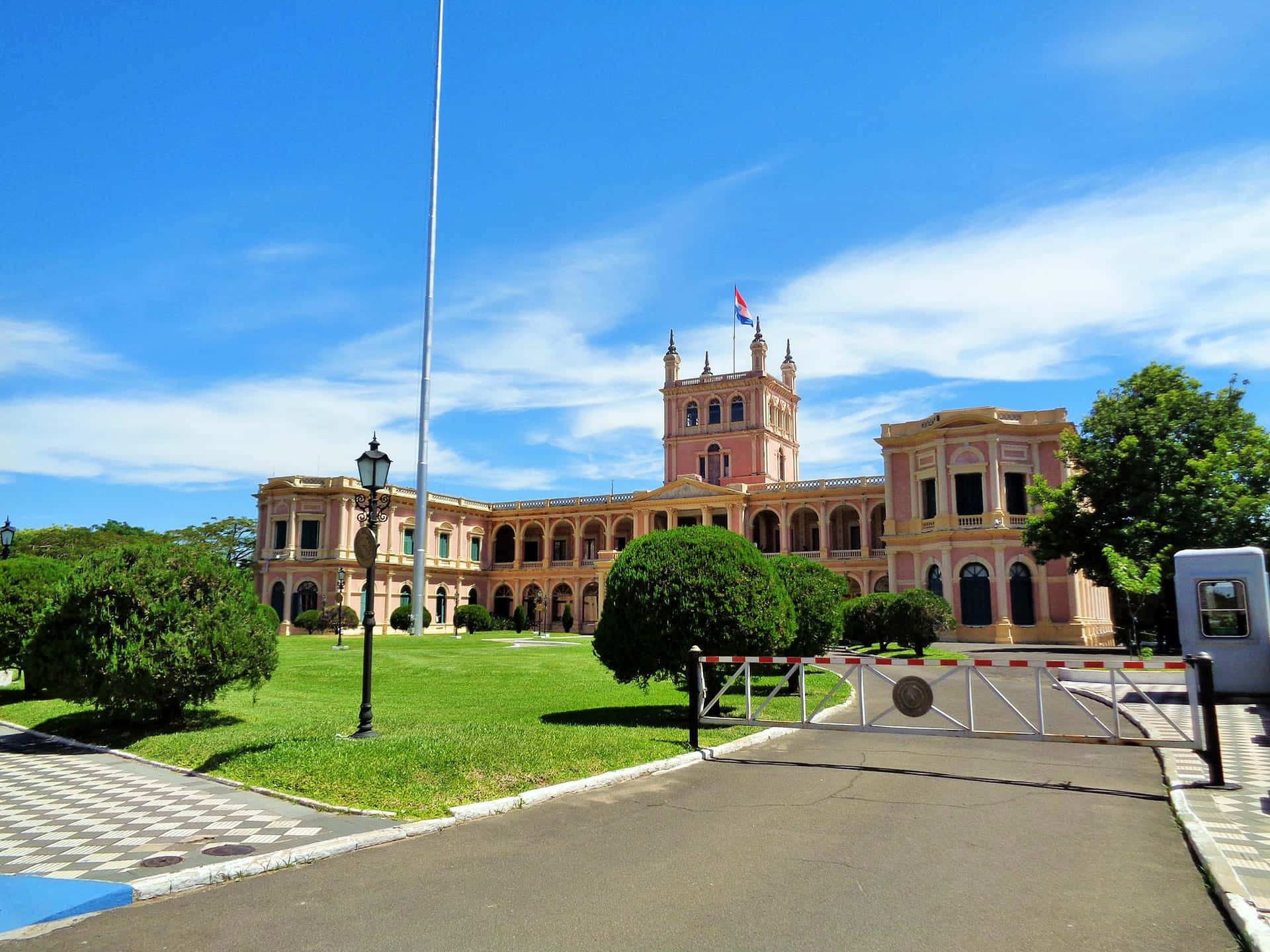 Wonderful View Of Palacio De Lopez Background