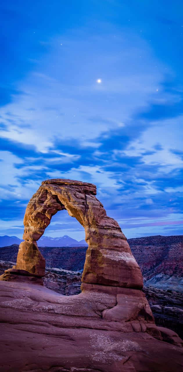 Wondrous Delicate Arch View Background