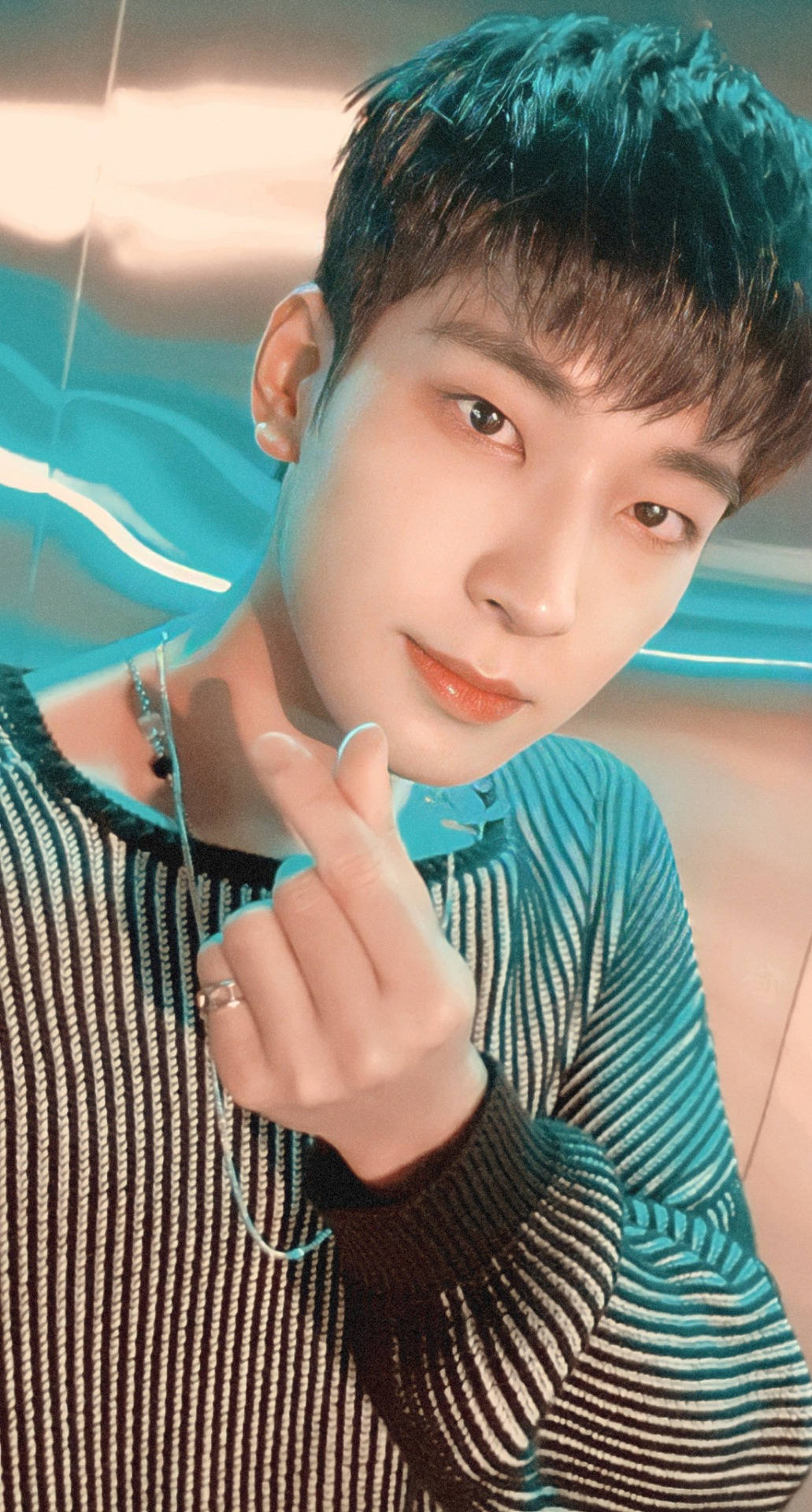 Wonwoo Finger Heart Background