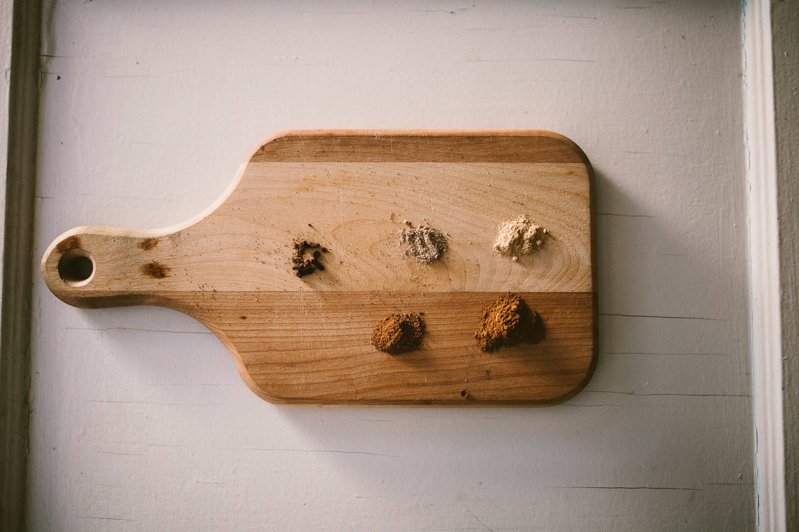 Wooden Board With Spices Pinterest Laptop Background