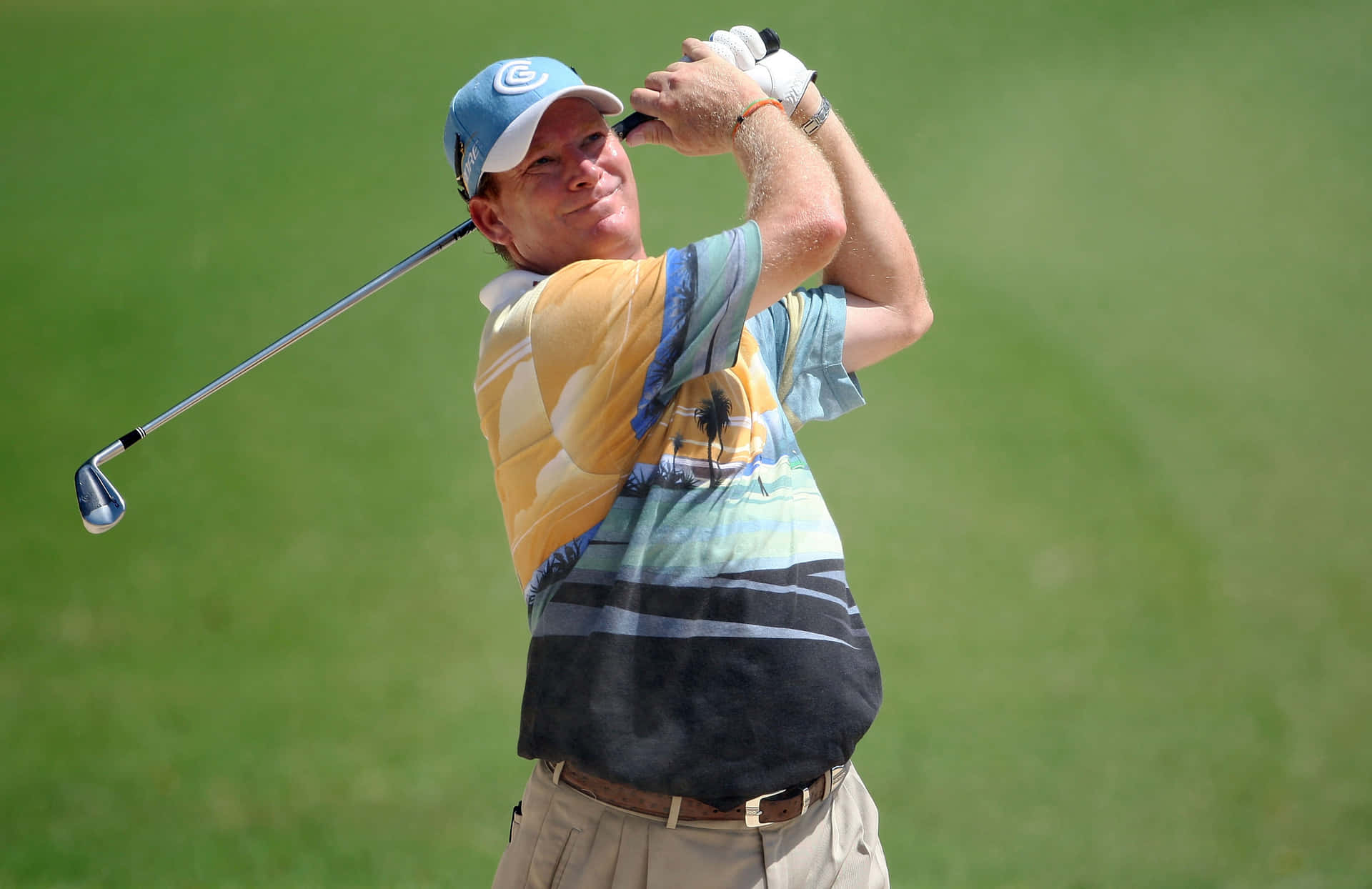 Woody Austin Holding A Golf Club Over His Shoulder
