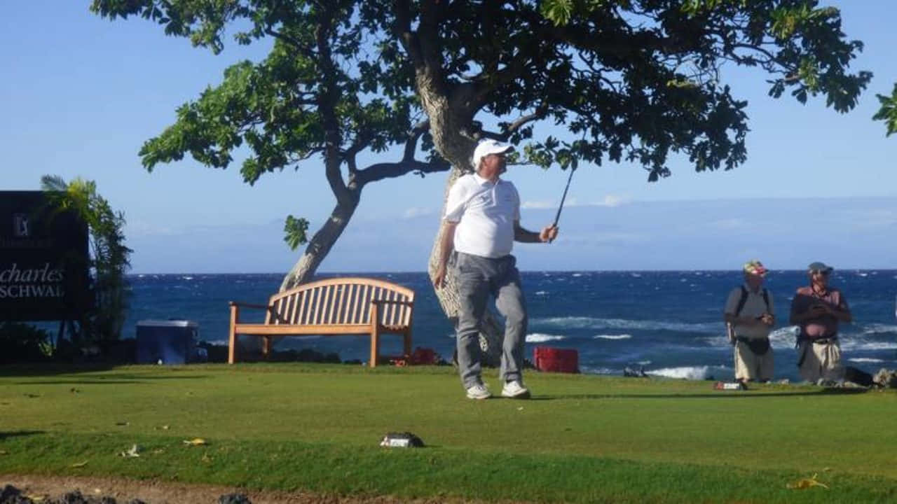 Woody Austin Playing Golf Background
