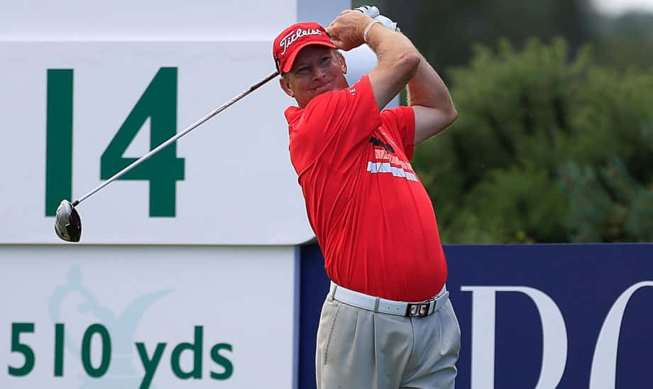 Woody Austin Swinging A Club Background