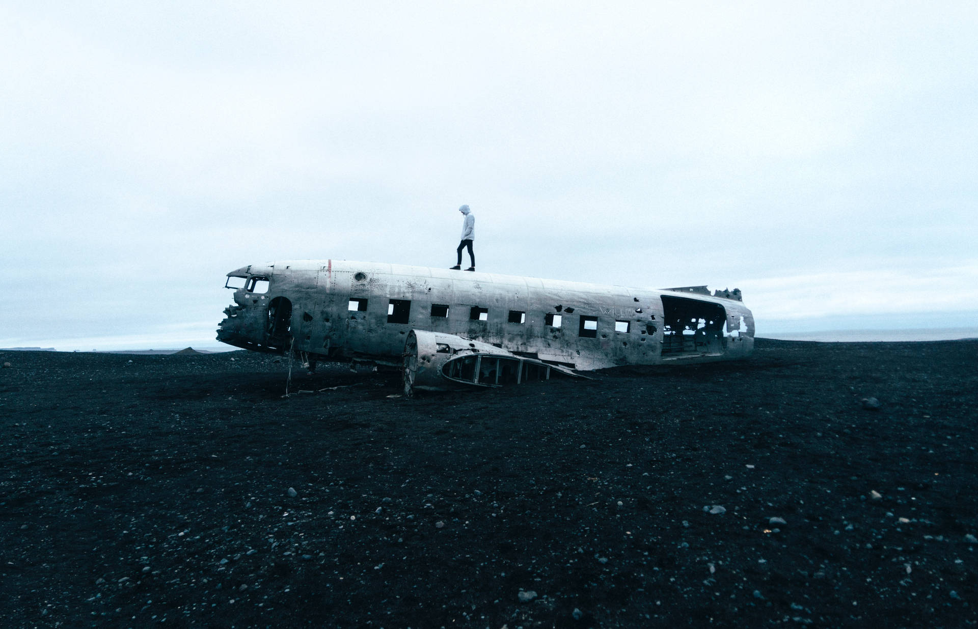 Wrecked Plane 4k Hd Background