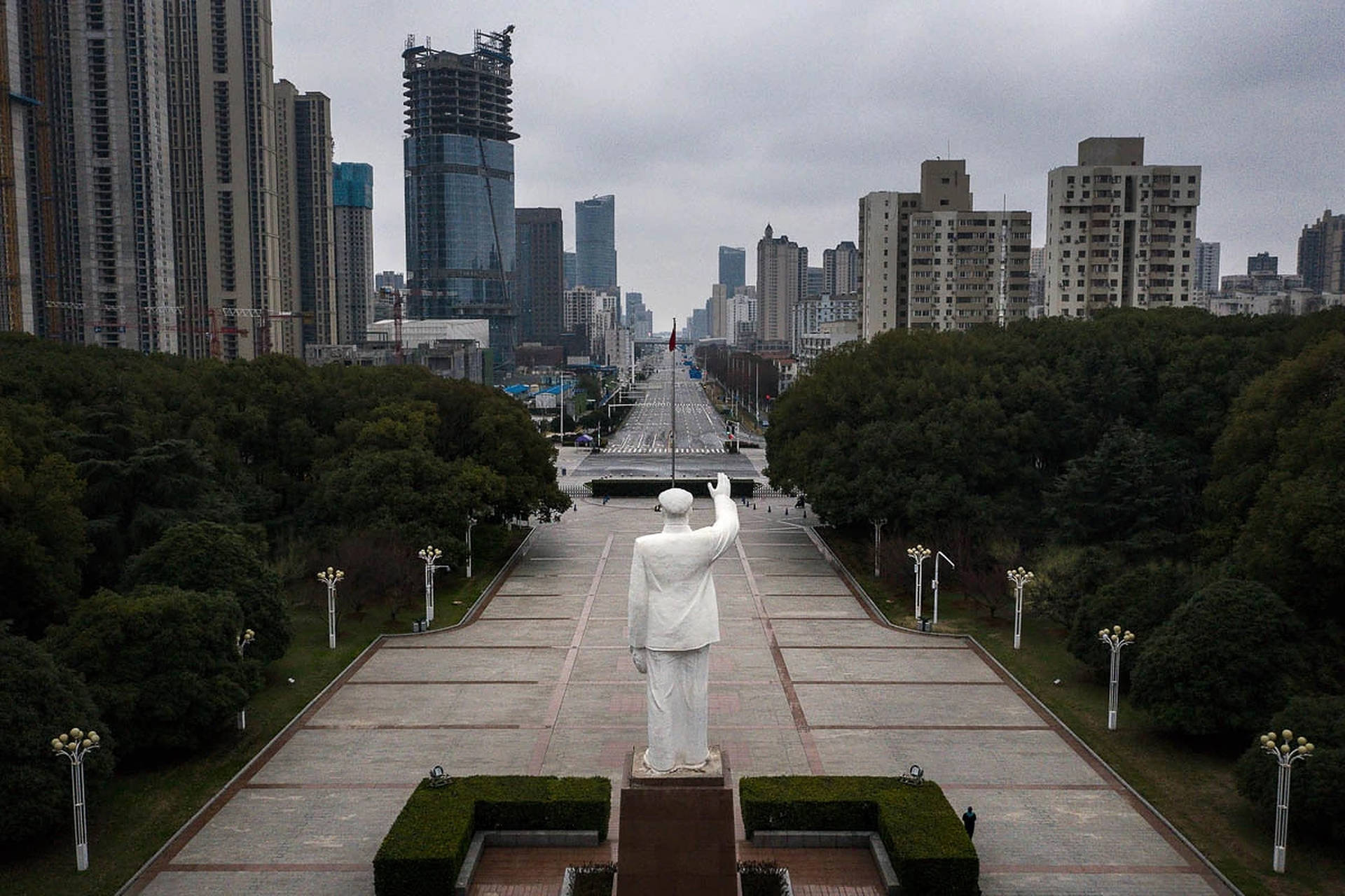 Wuhan City Statue Background