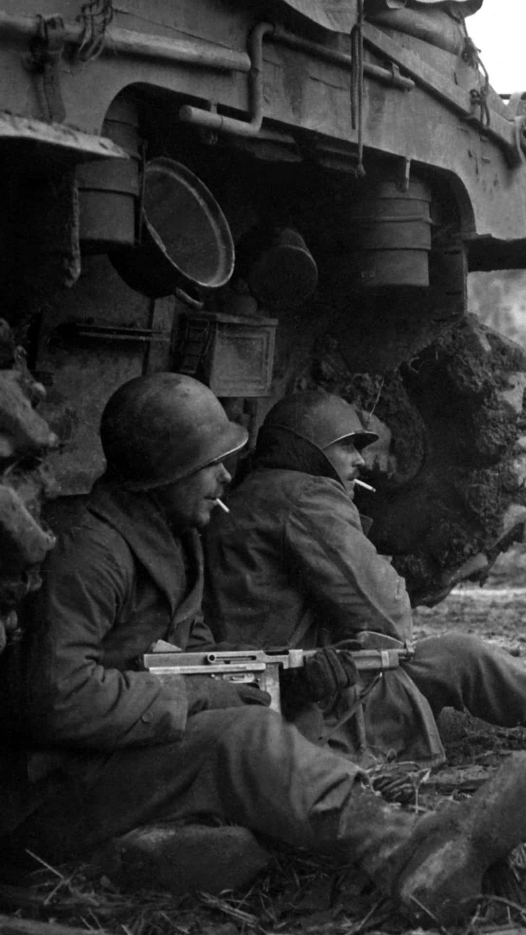 Ww2 Iphone Soldiers Sitting Bw Background