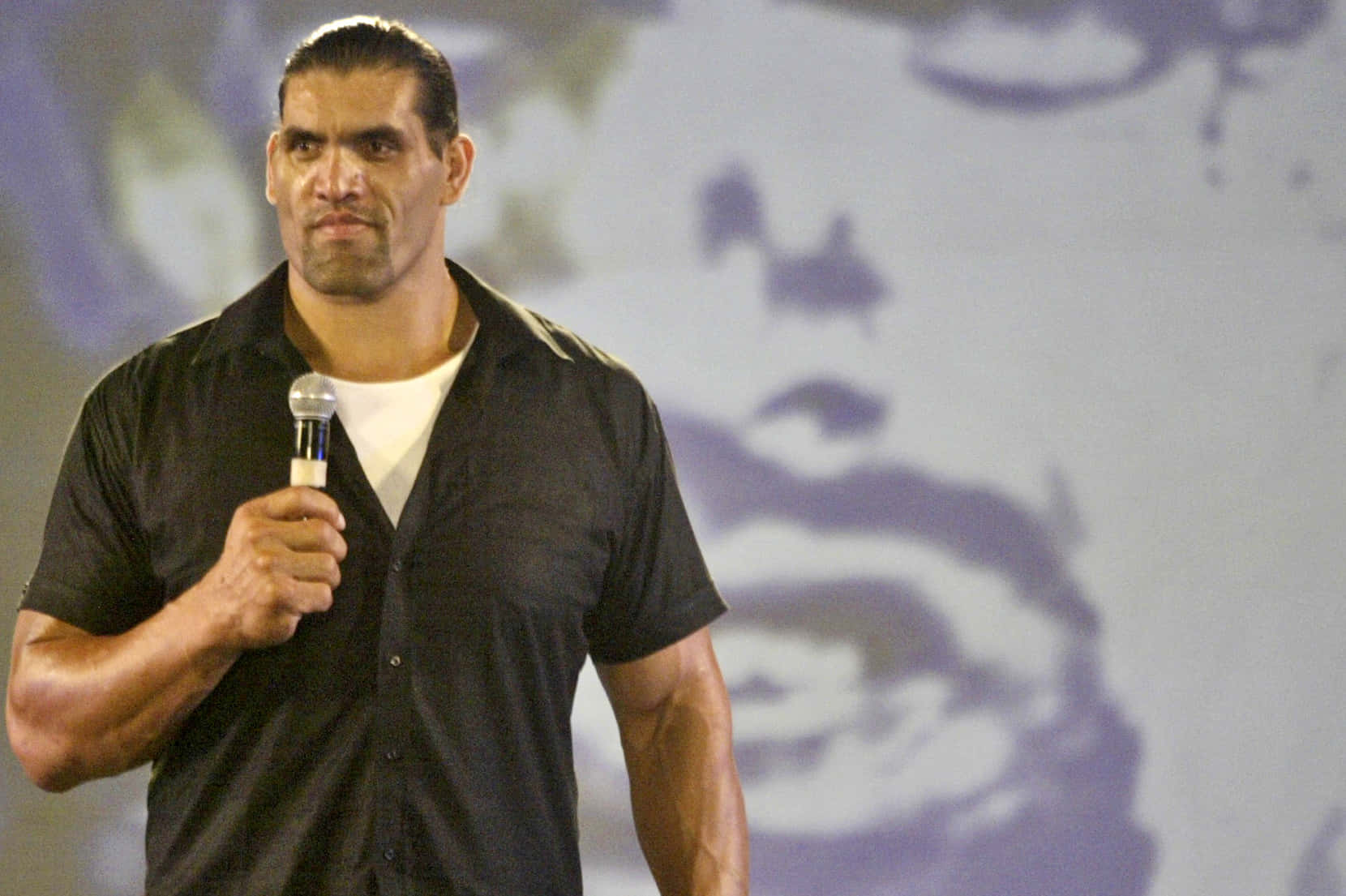 Wwe Indian Wrestler The Great Khali During Promotional Event Background