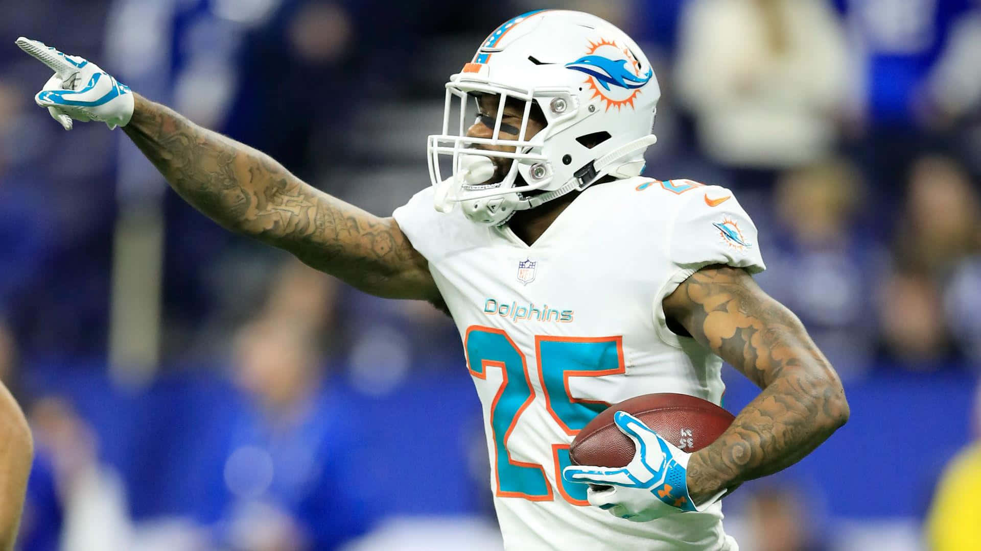Xavien Howard Football Candid Game Background