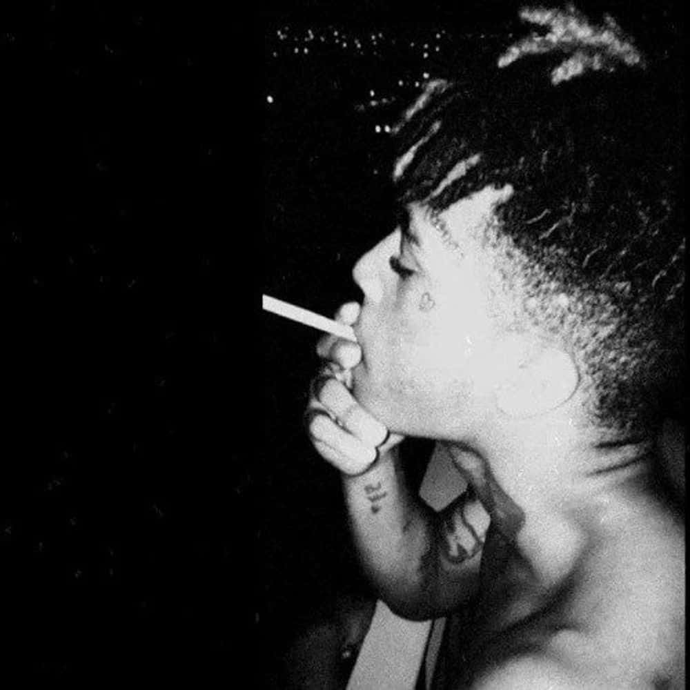 Xxxtentacion Pfp Smoking Background