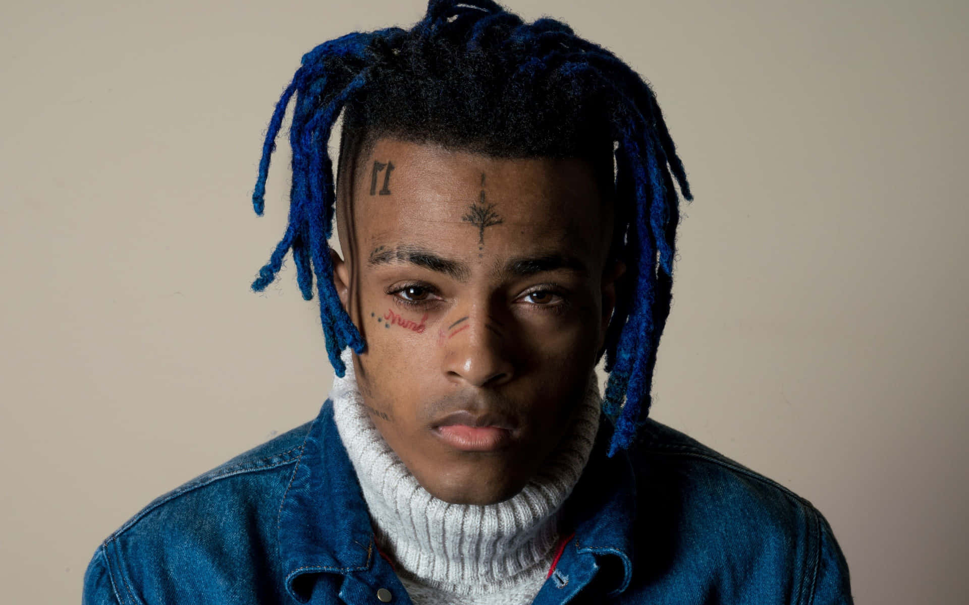 Xxxtentacion Rocks Bright Blue Hair