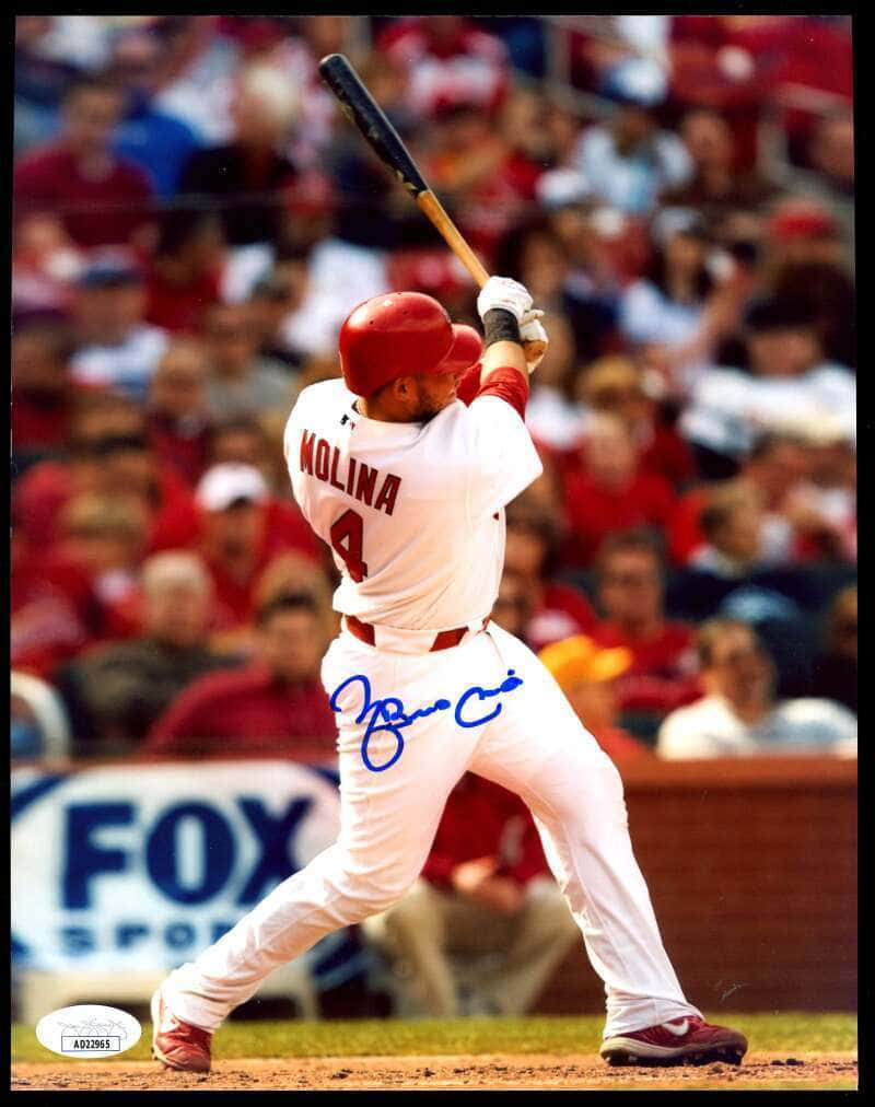 Yadier Molina, Legendary Baseball Catcher For The St. Louis Cardinals Background