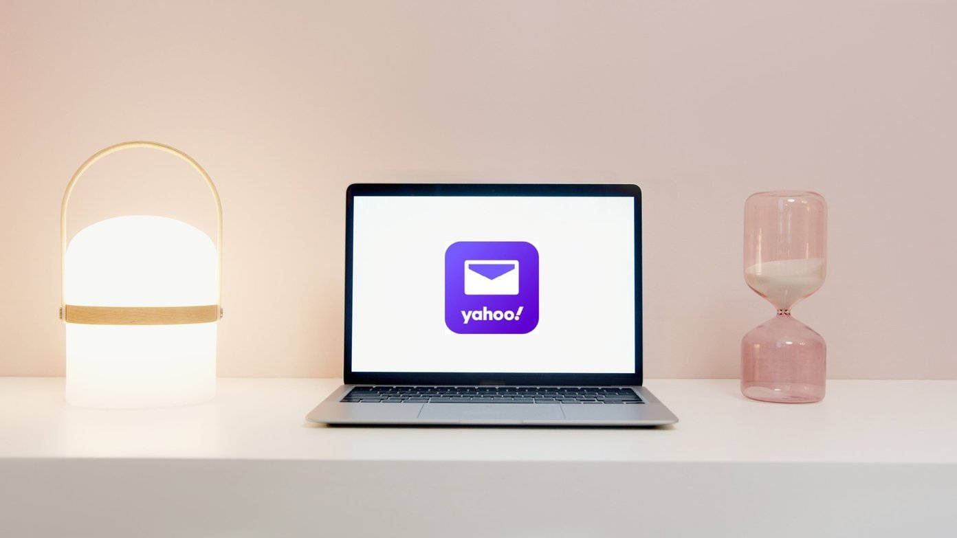 Yahoo Mail On Macbook Background