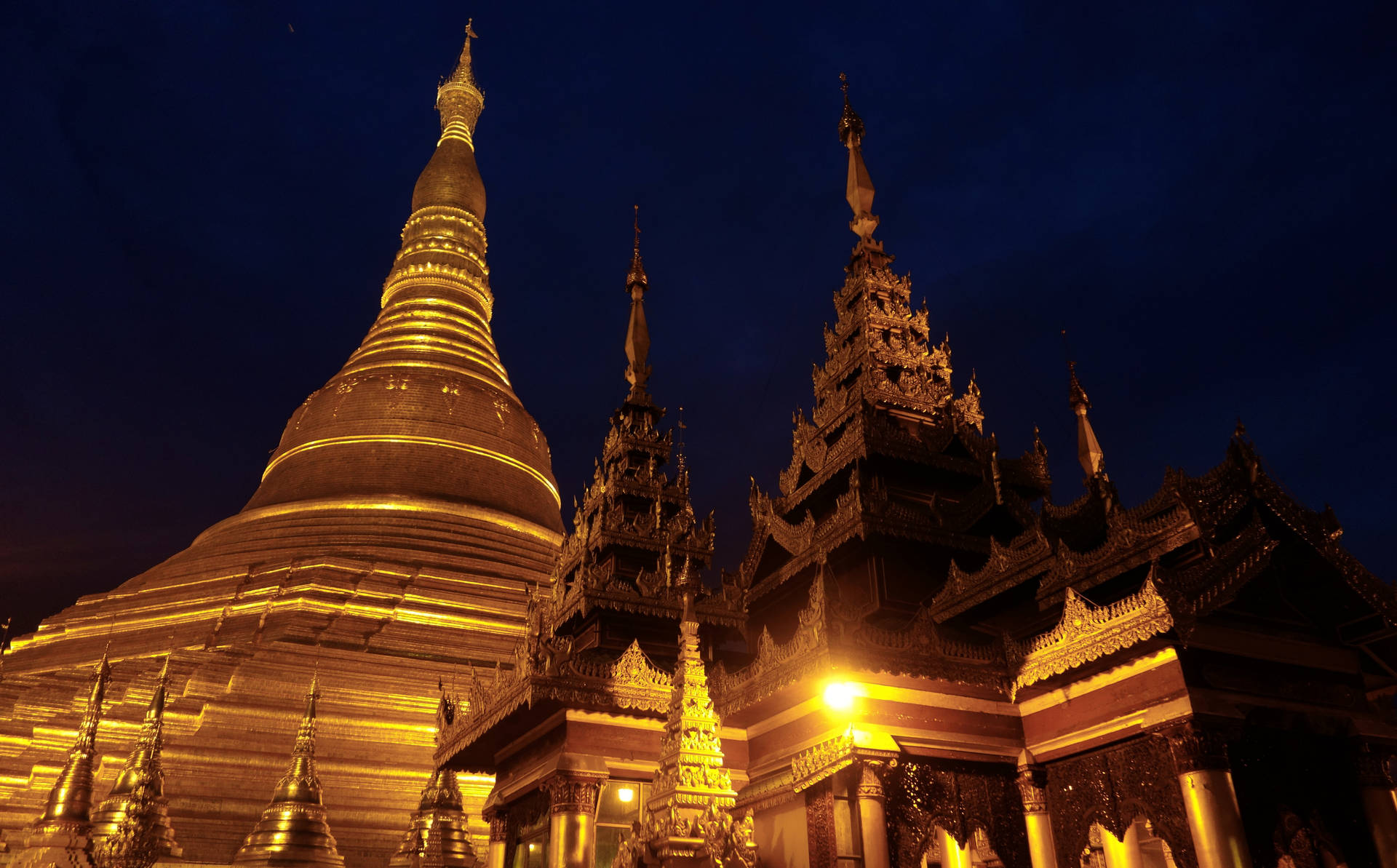 Yangon City Shwedagon Pagoda Background