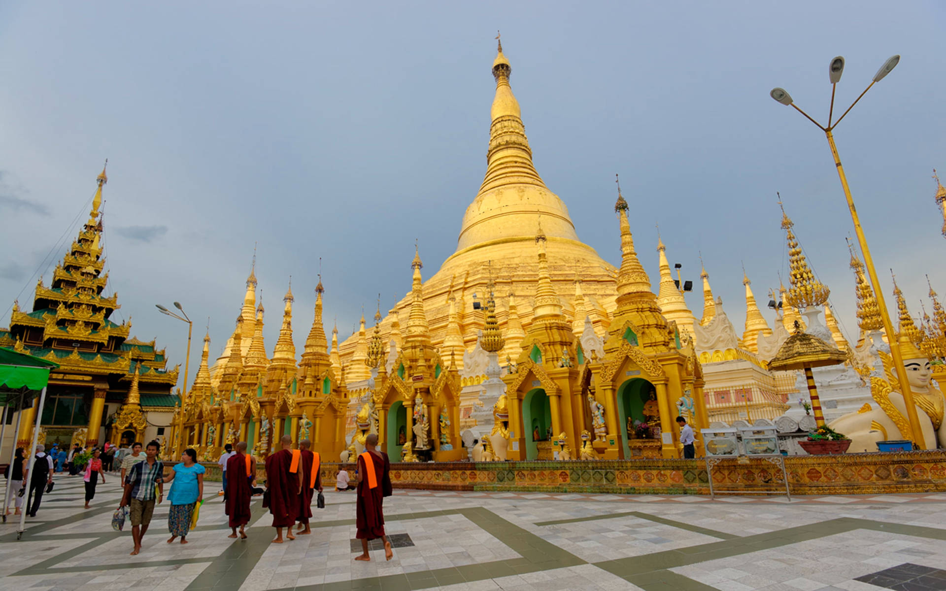 Yangon Cloudy Day Shwedagon Background
