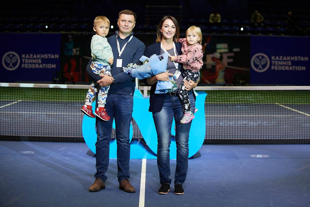 Yaroslava Shvedova With Family Background