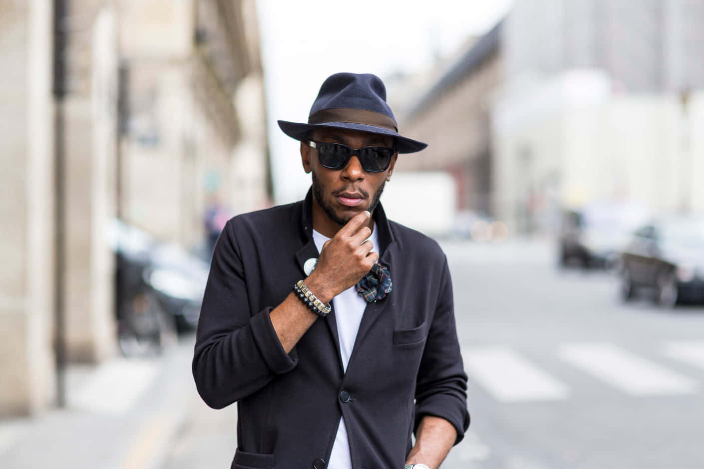 Yasiin Bey Performing Onstage Background