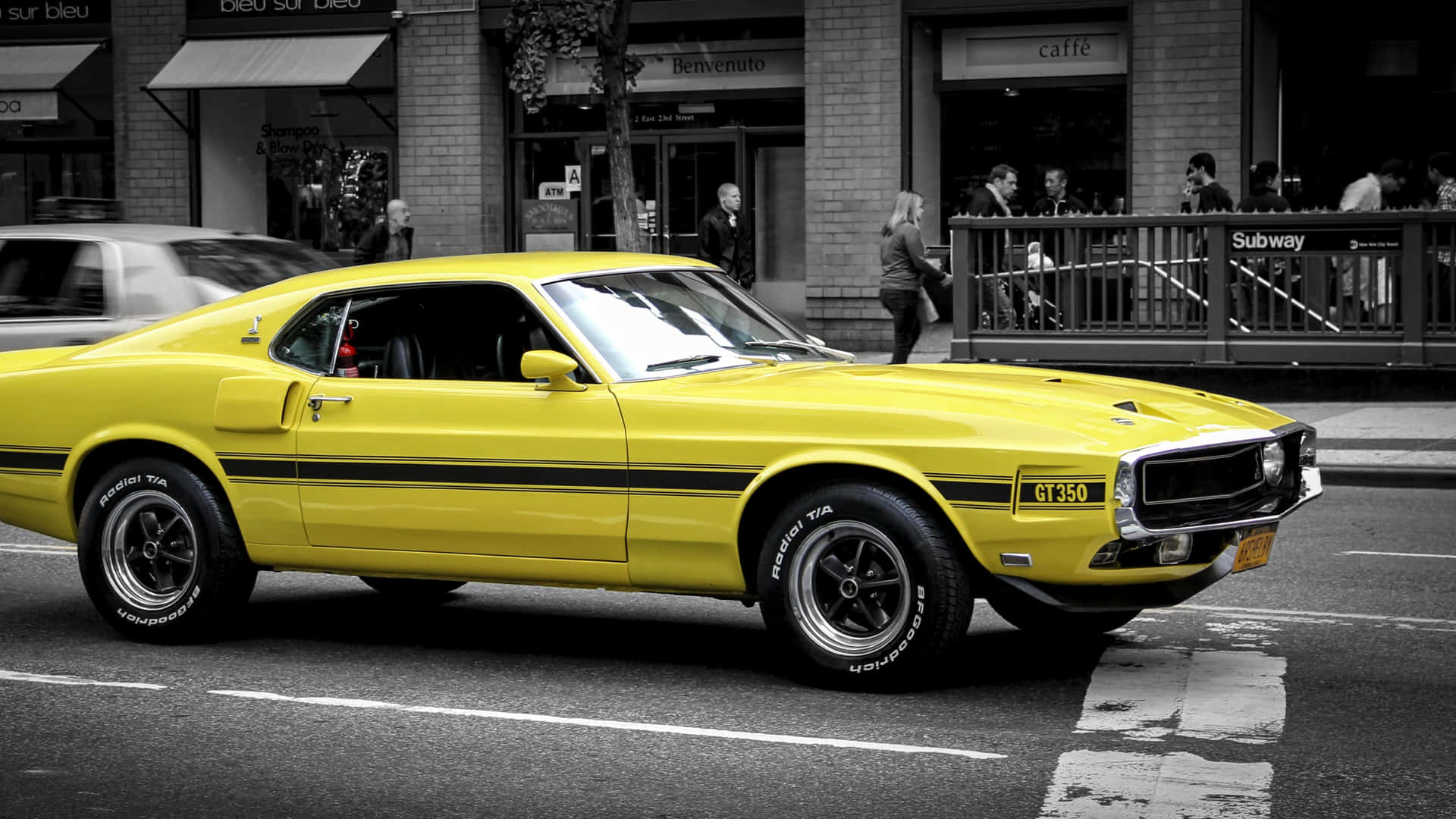 Yellow Ford Mustang Live Car