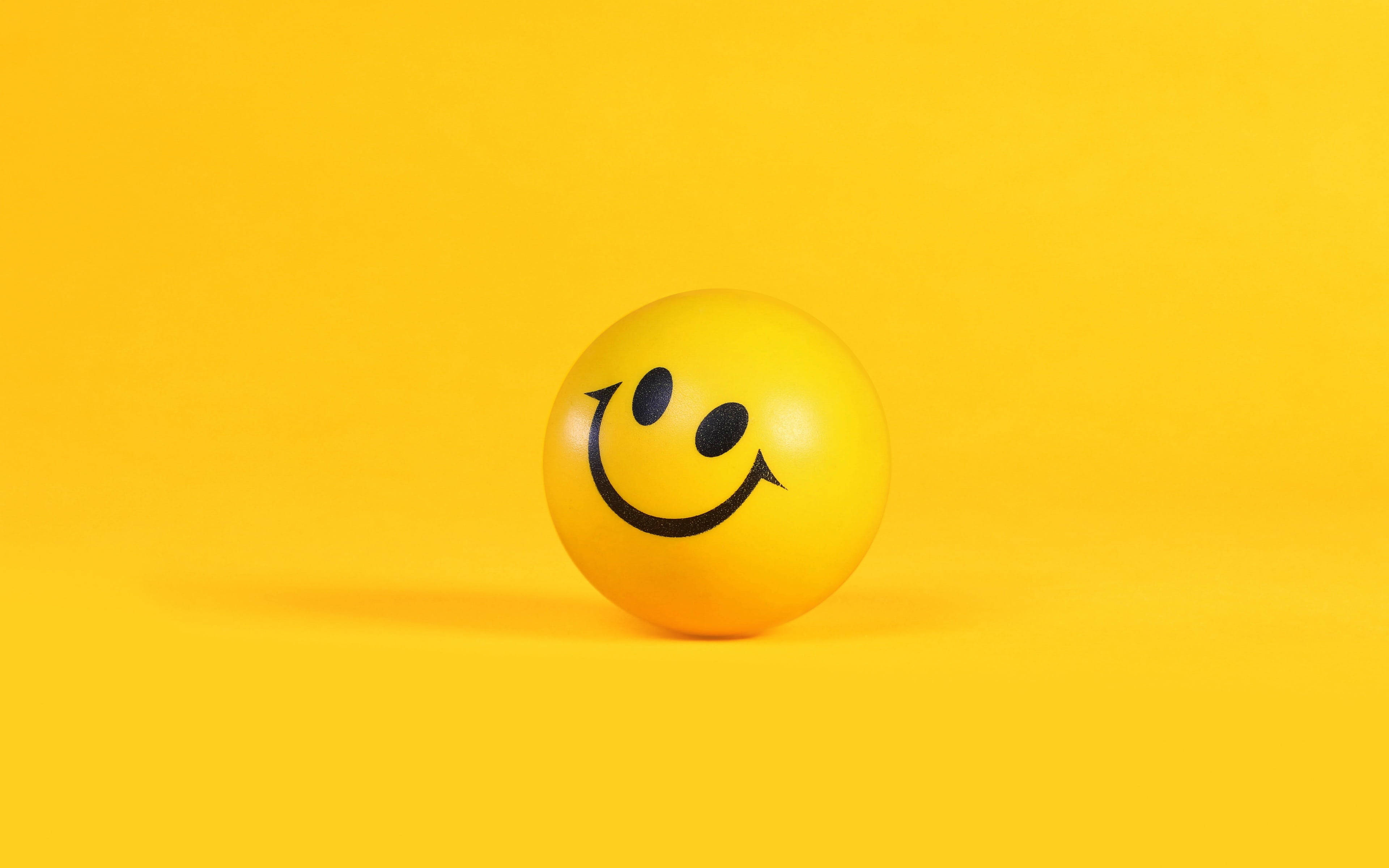 Yellow Smiley Ball 3d Android Phone Background